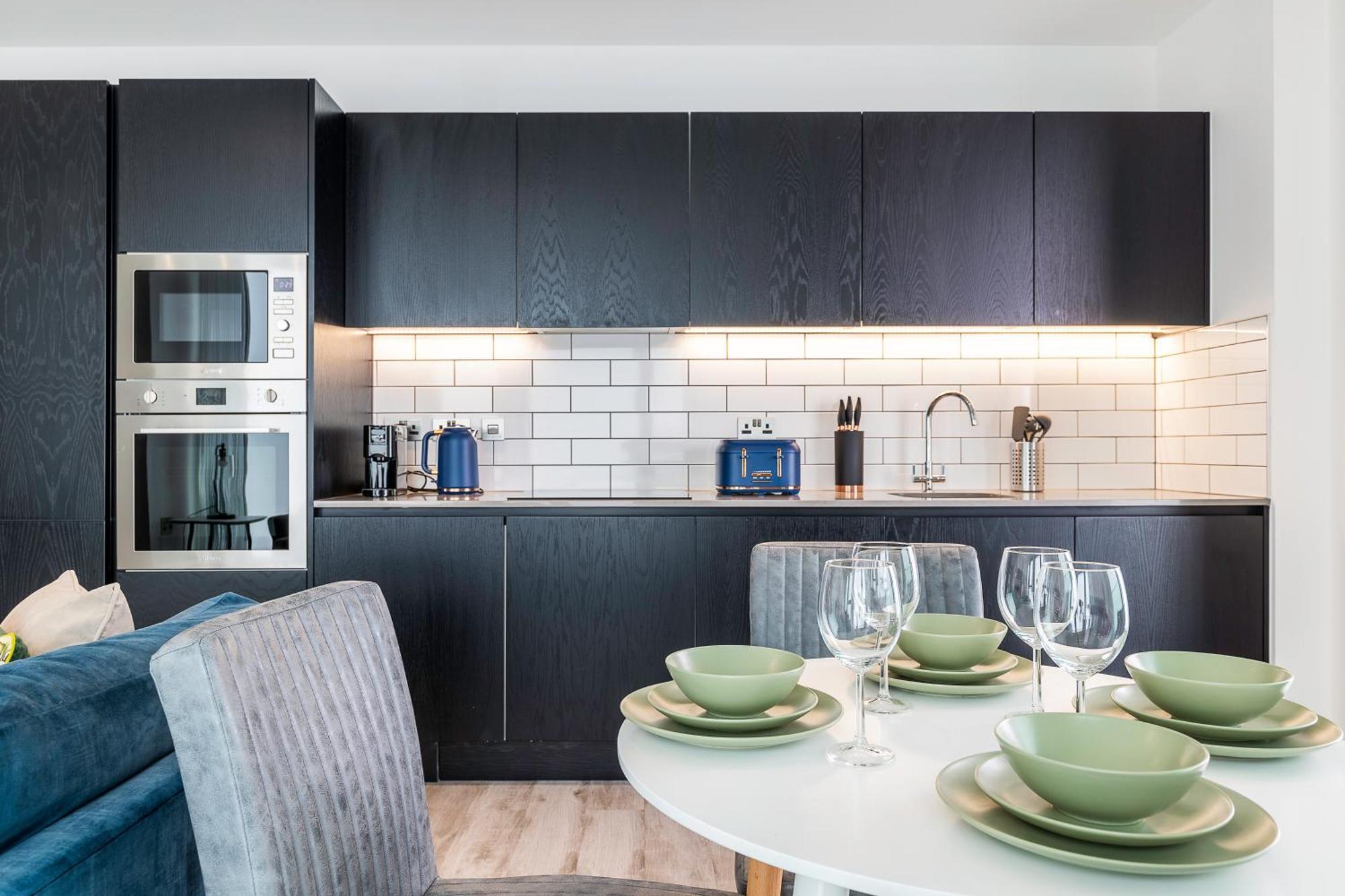 Icon Tower Apartment *