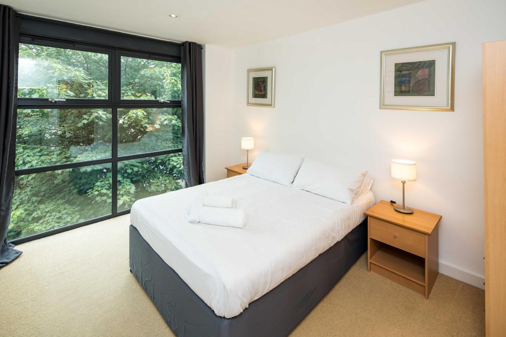 Superfast Broadband 2bd Flat Farringdon * London