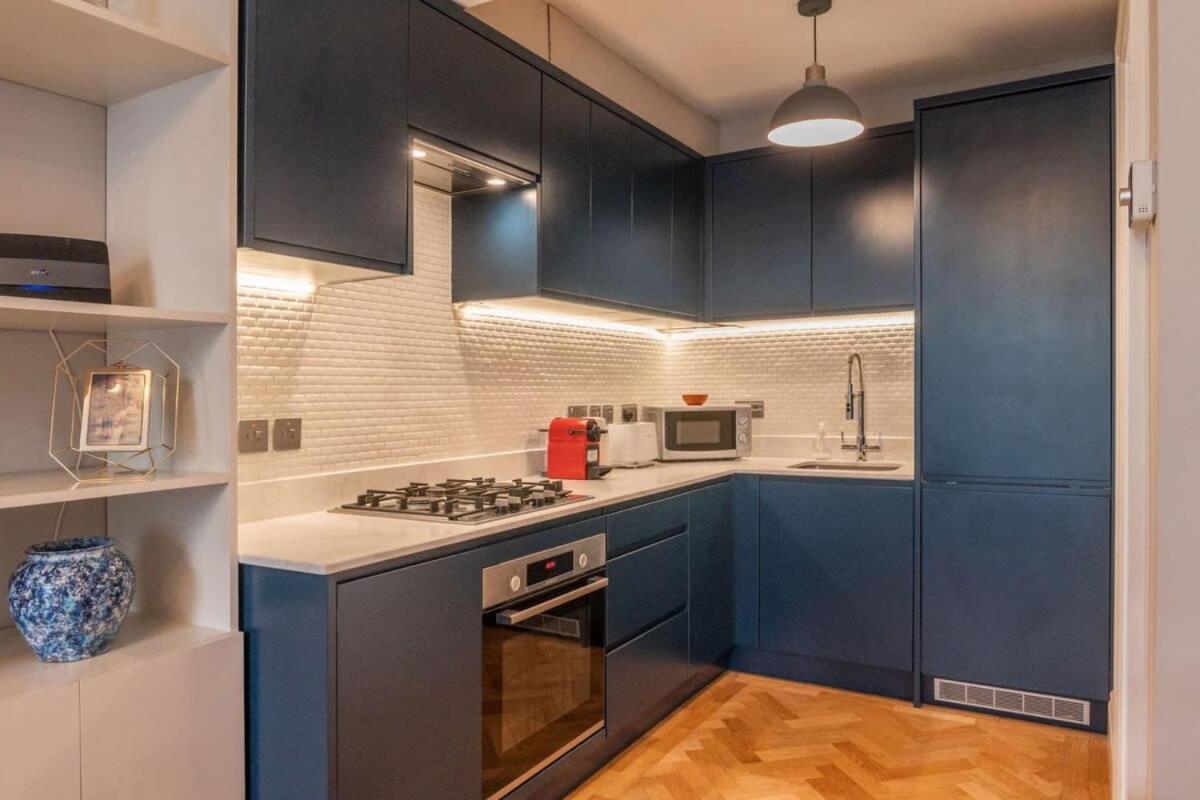 A Regal Abode - Marylebone - By Frankie Says Apartment London