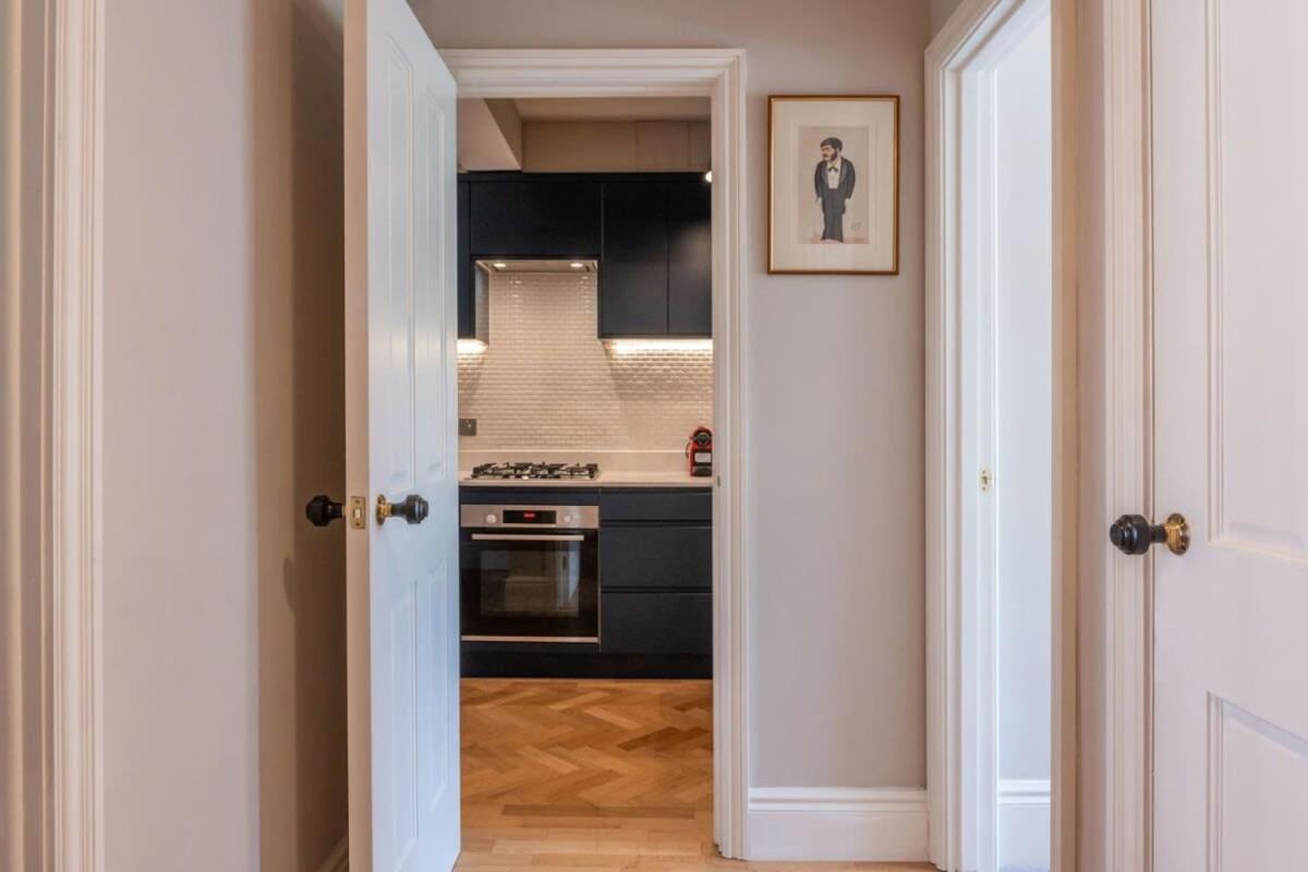 A Regal Abode - Marylebone - By Frankie Says London