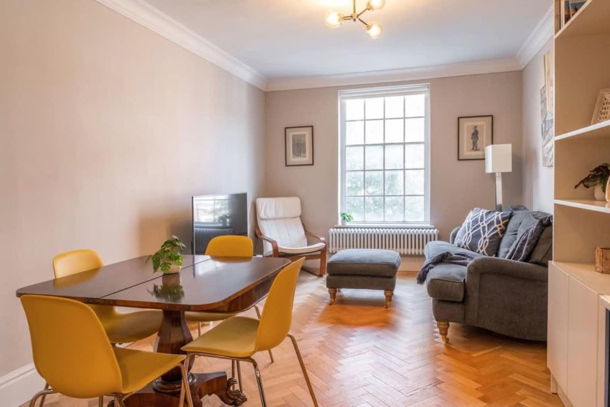 A Regal Abode - Marylebone - By Frankie Says