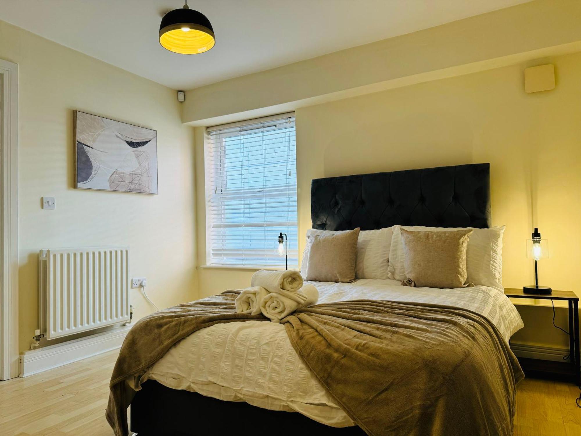 Ground Floor Wimbledon Flat With Parking Apartment London