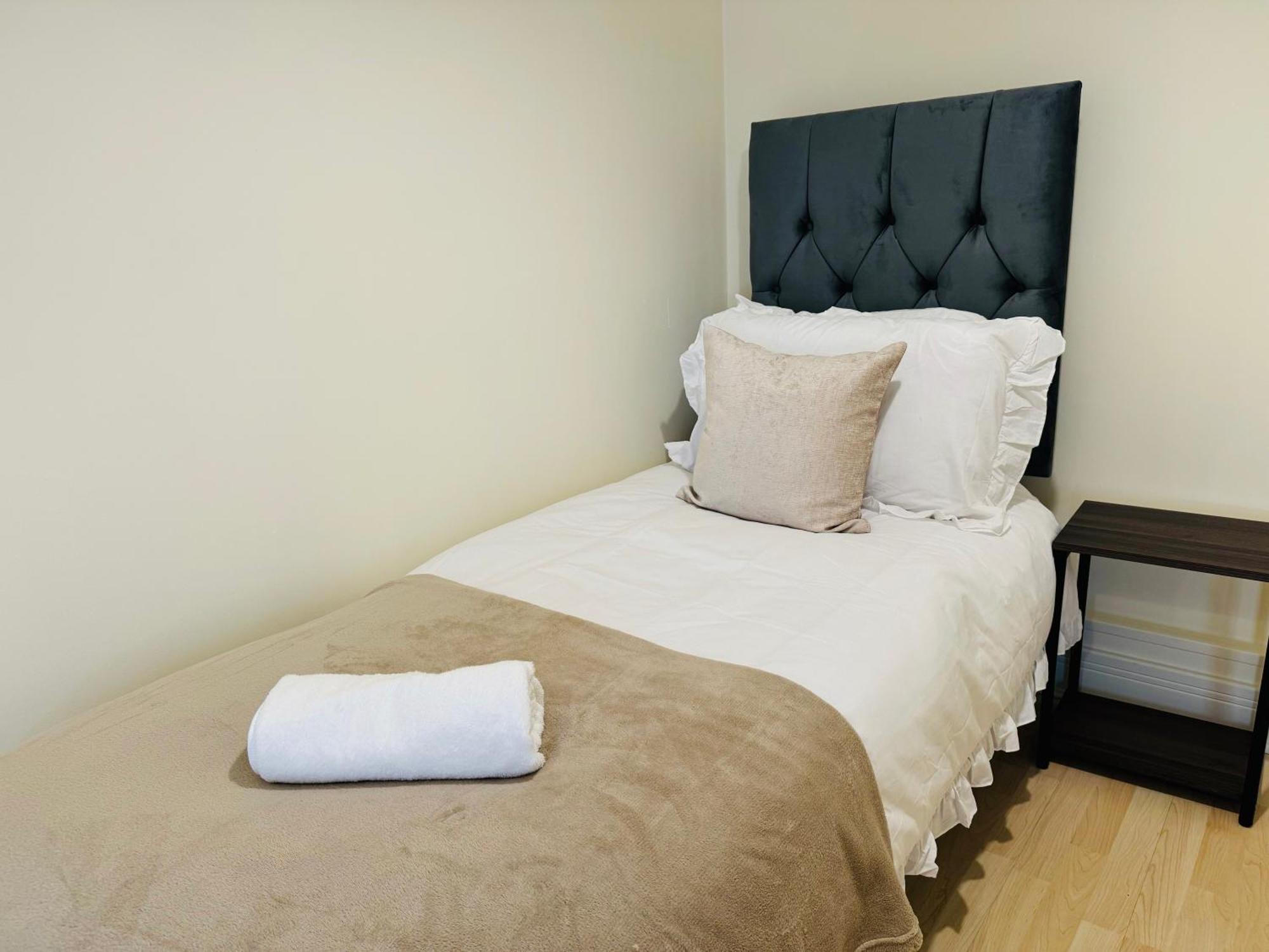 Ground Floor Wimbledon Flat With Parking Apartment