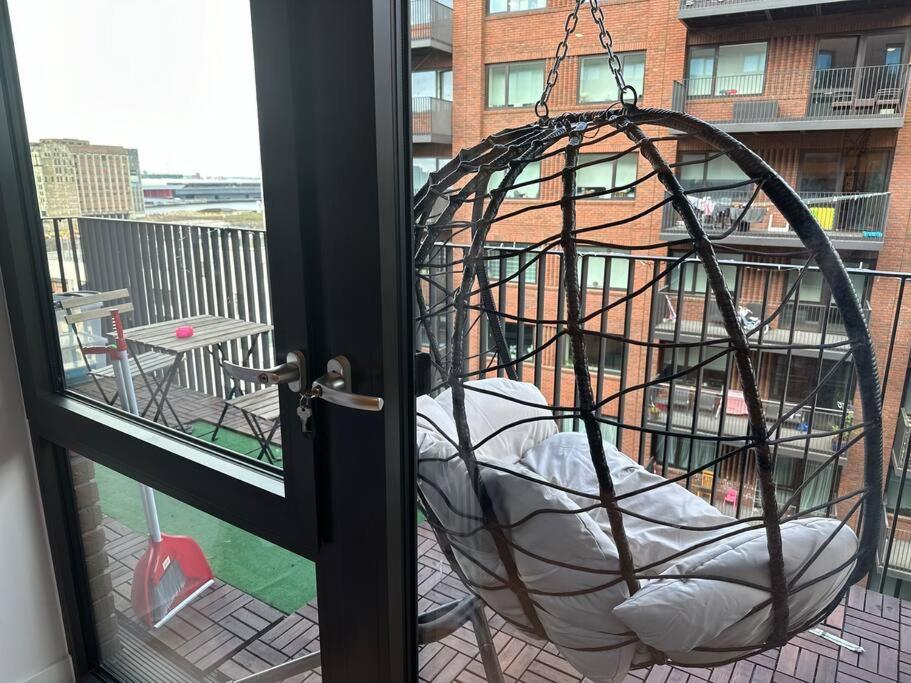Royal Docks Riverside 3 Bed