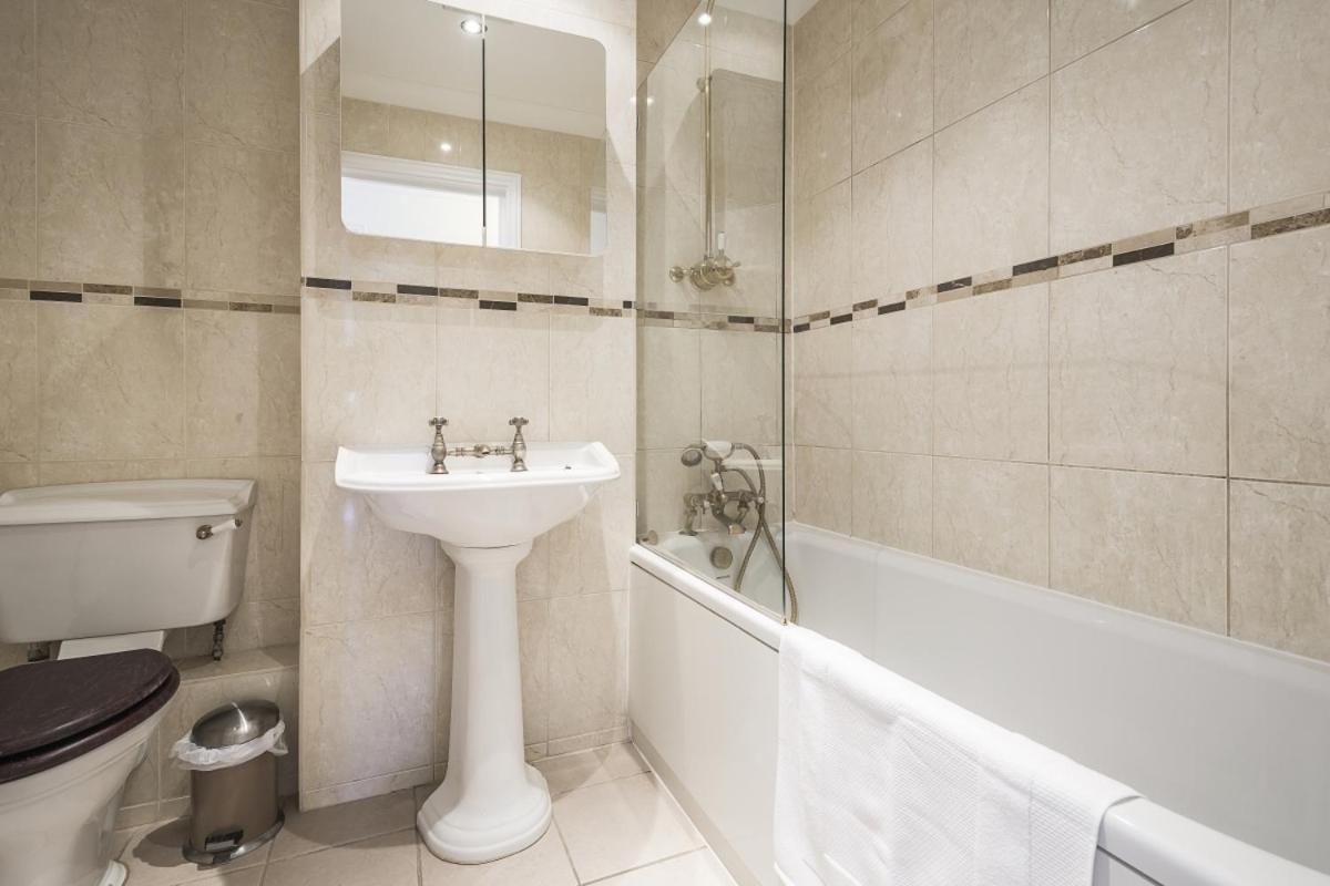 Privatunterkunft Bedroom With Private Terrace *
