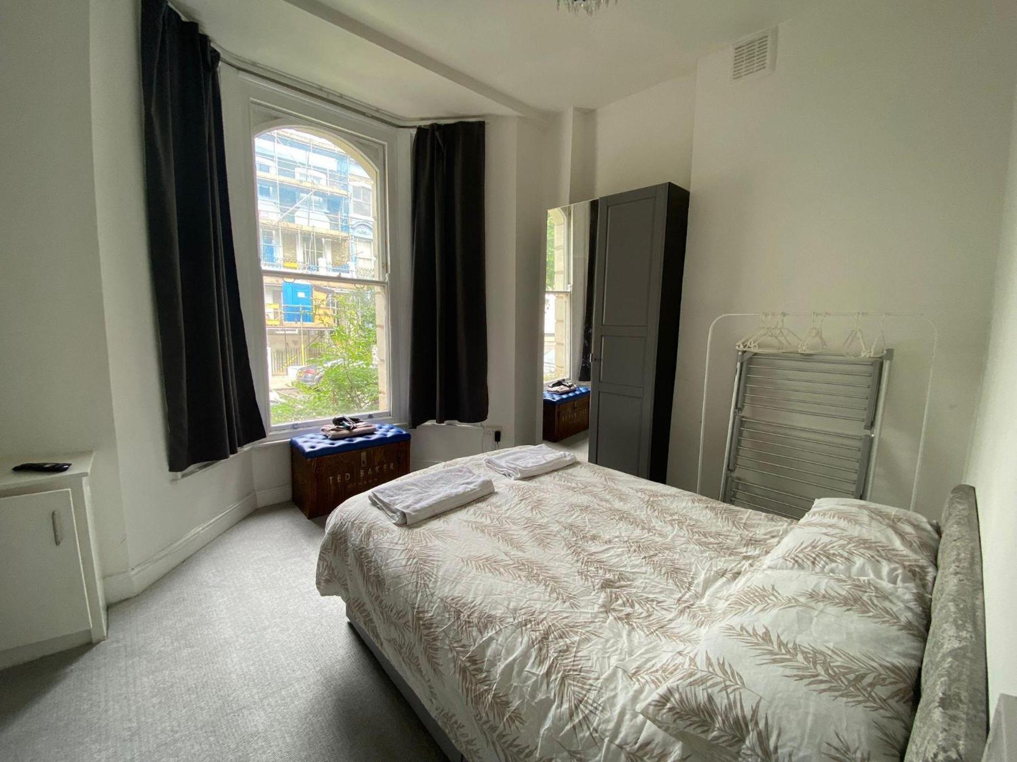 Apartment Bustling Western London
