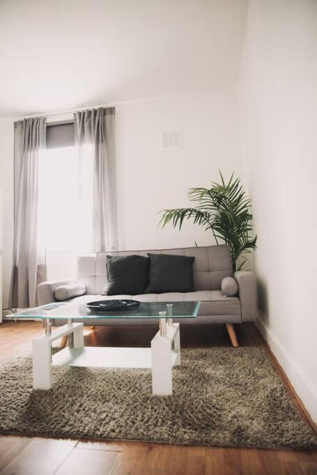 Apartamento 3 Bed Flat With Balcony Londres