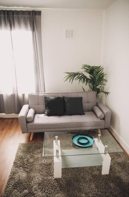 Apartamento 3 Bed Flat With Balcony