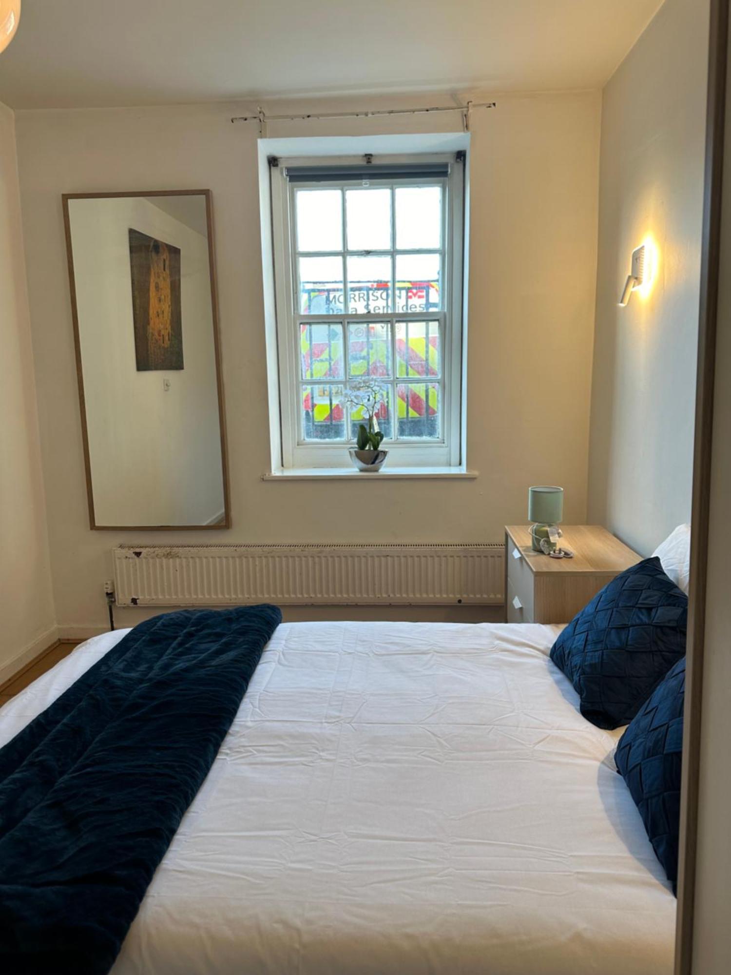 2 Bedroom Flat In Kingscross, St Pancras! 6 People London