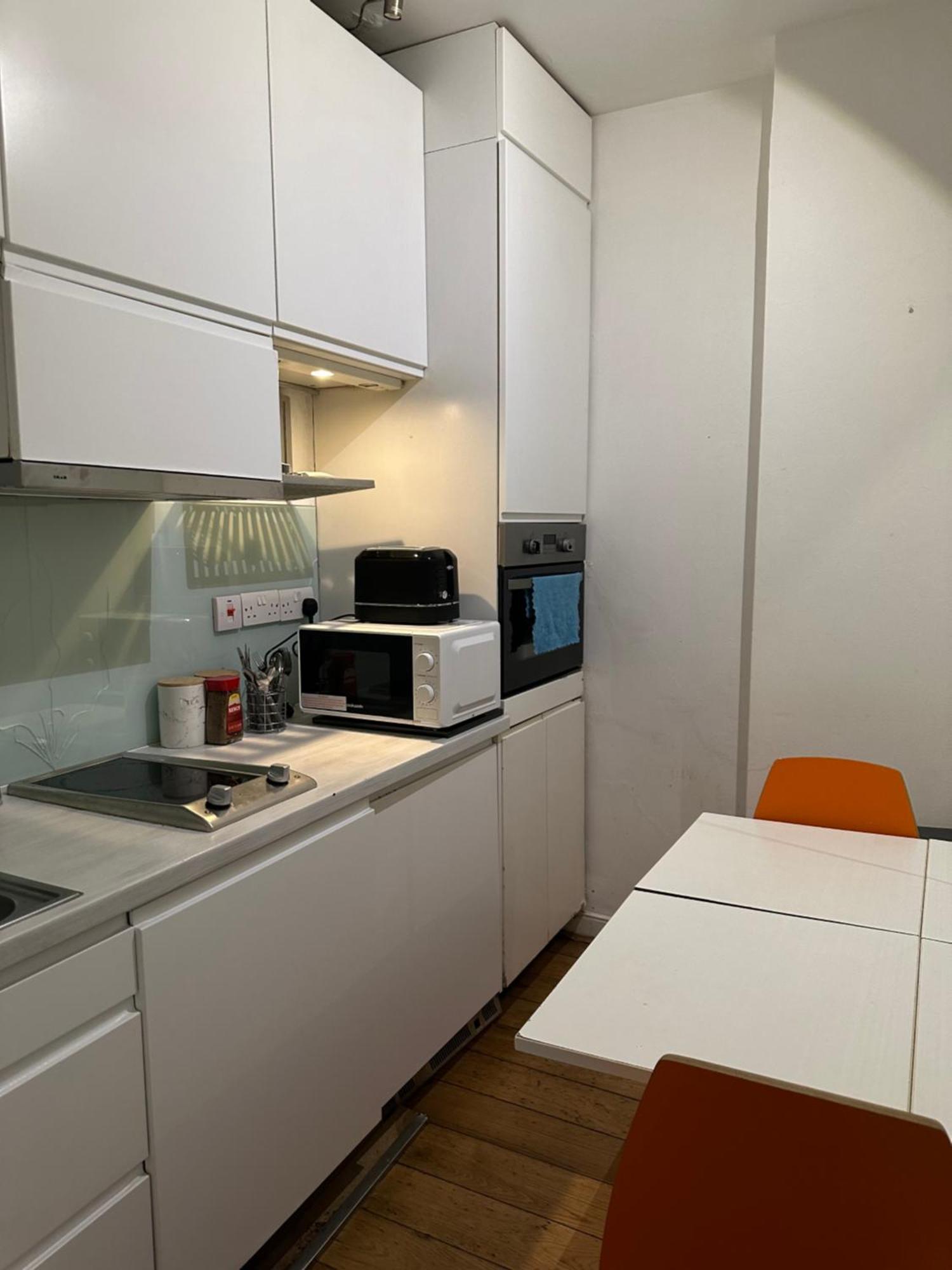 2 Bedroom Flat In Kingscross, St Pancras! 6 People
