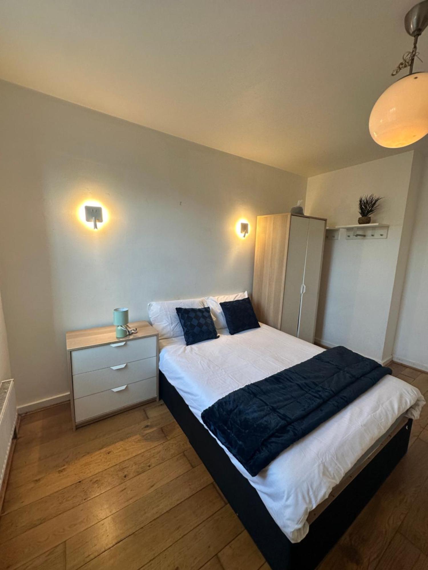2 Bedroom Flat In Kingscross, St Pancras! 6 People Apartment