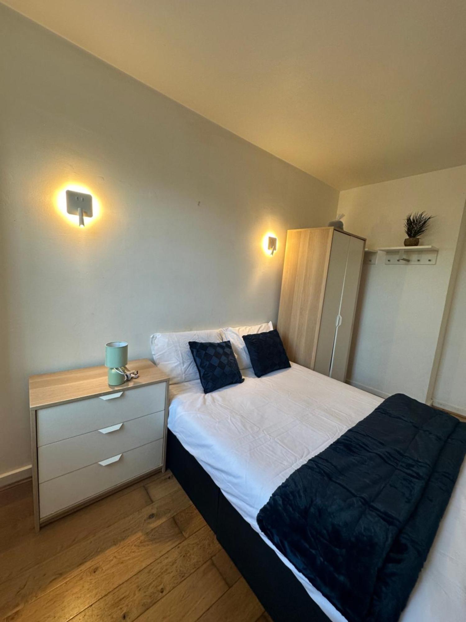 2 Bedroom Flat In Kingscross, St Pancras! 6 People Apartment