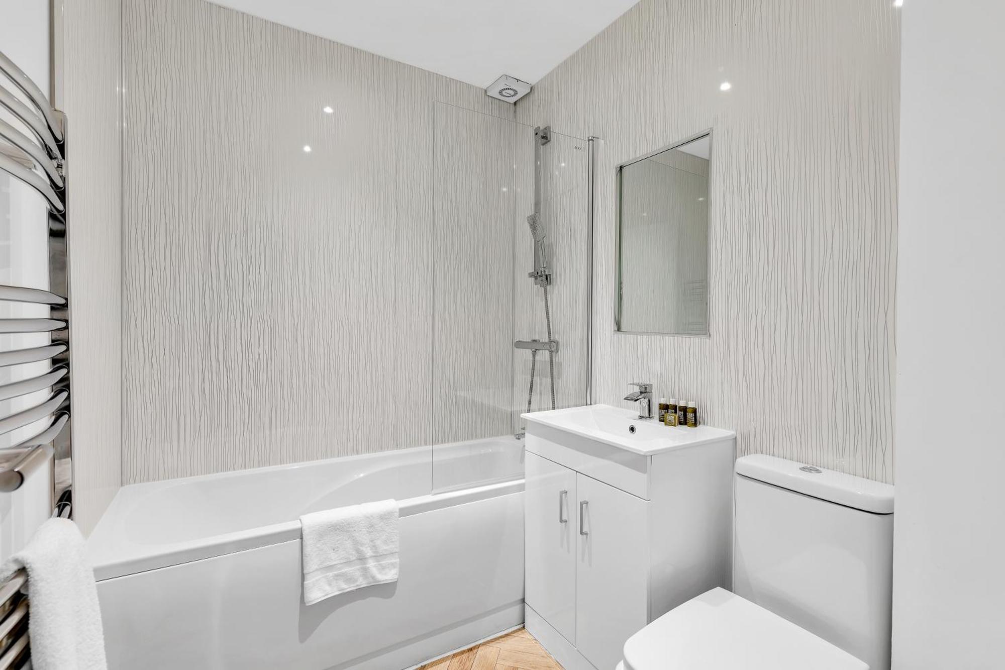 Stylish & Modern St Johns Hill *