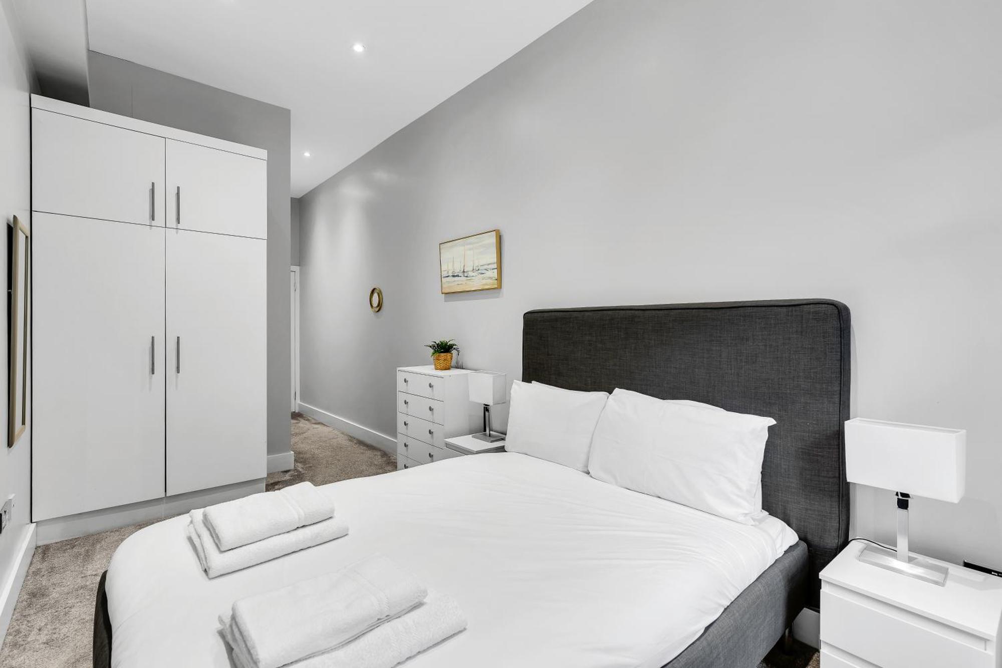 Stylish & Modern St Johns Hill * London