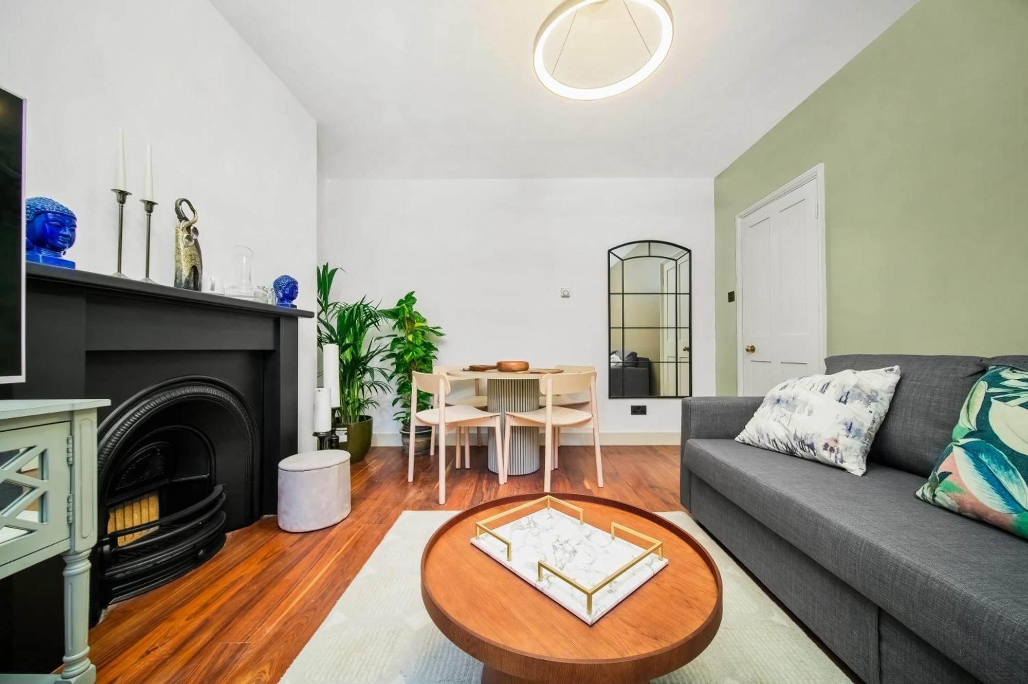 Hyde Park 2 Bedroom London