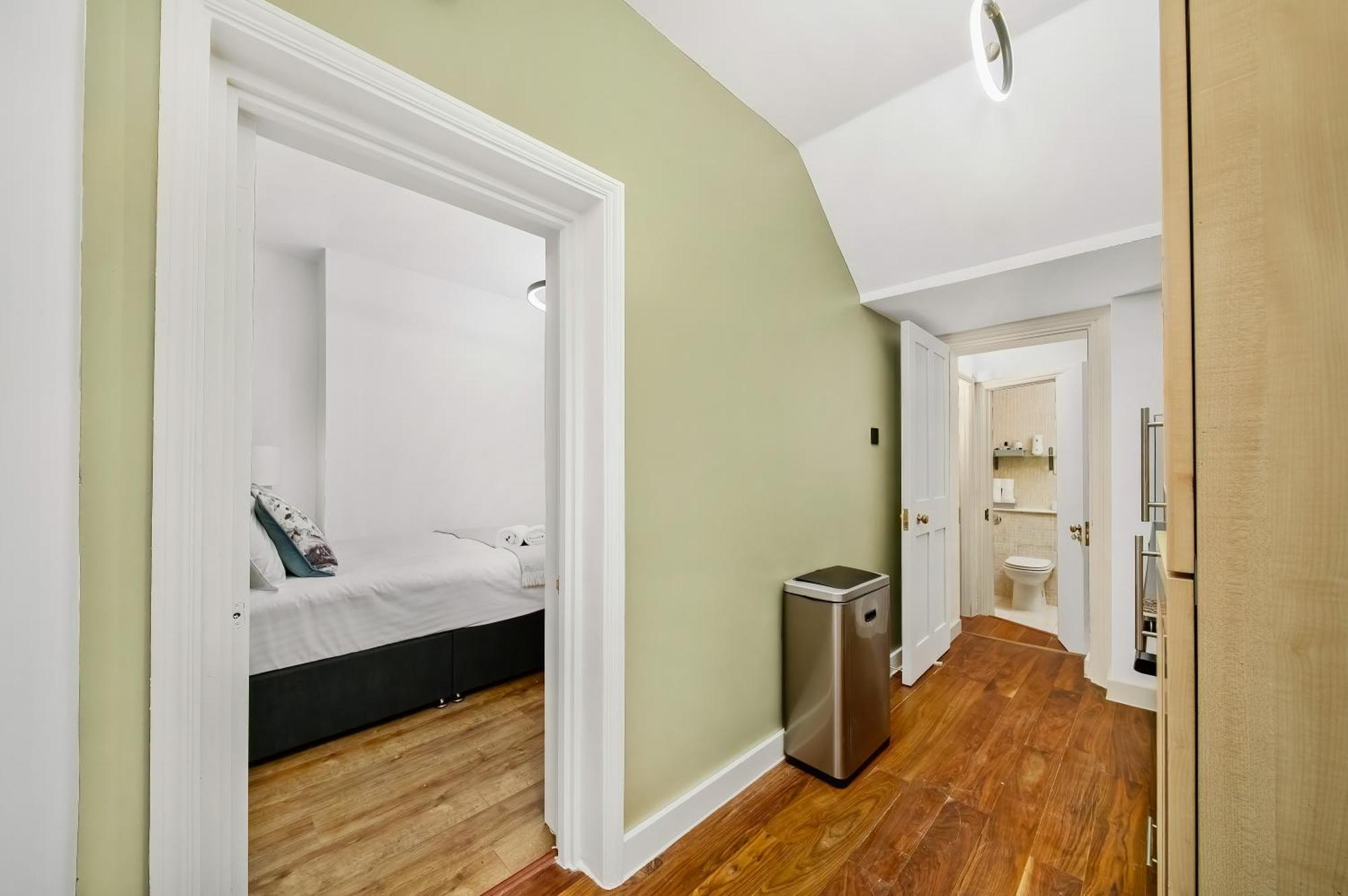 Hyde Park 2 Bedroom *