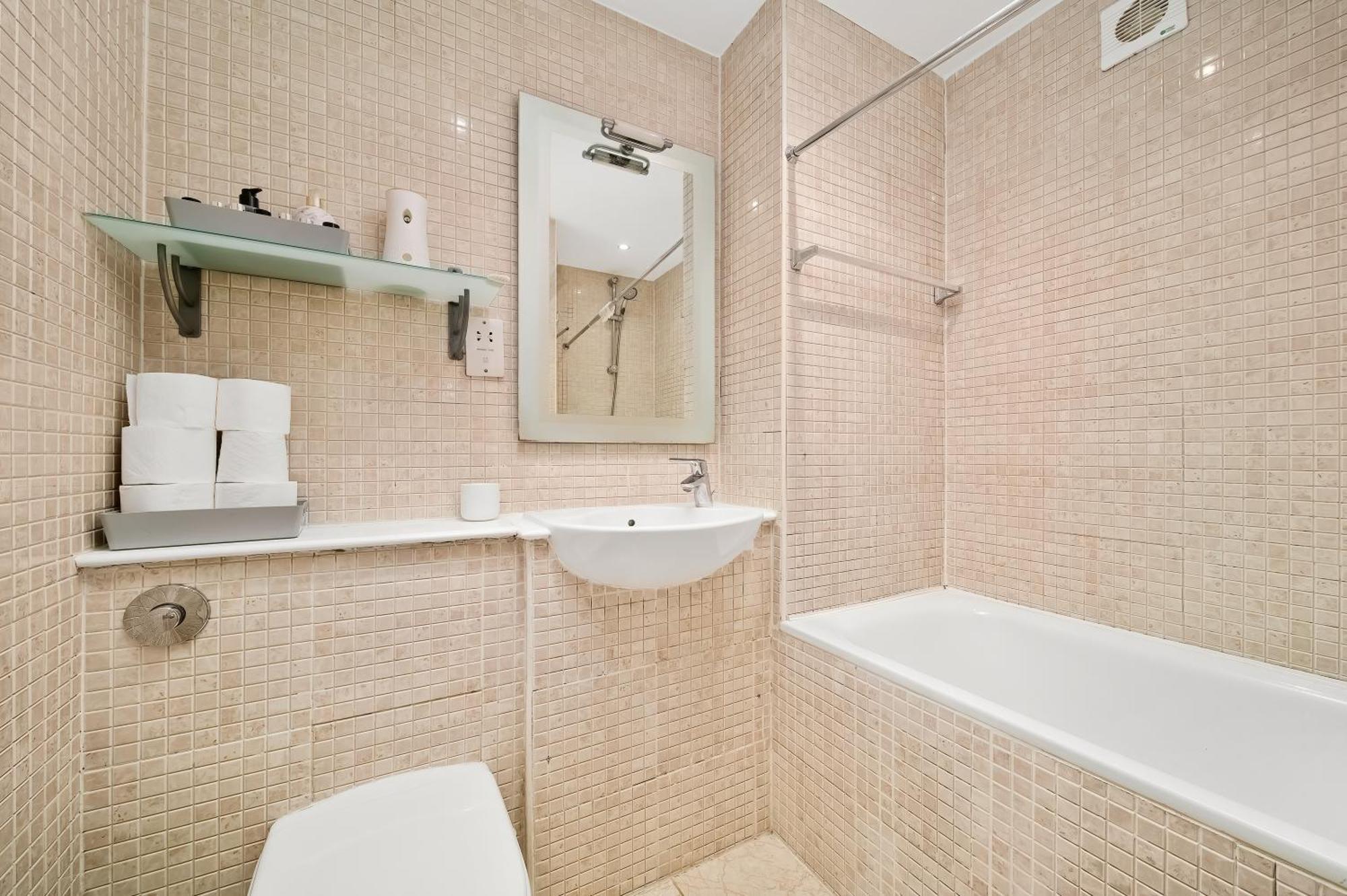 Hyde Park 2 Bedroom London