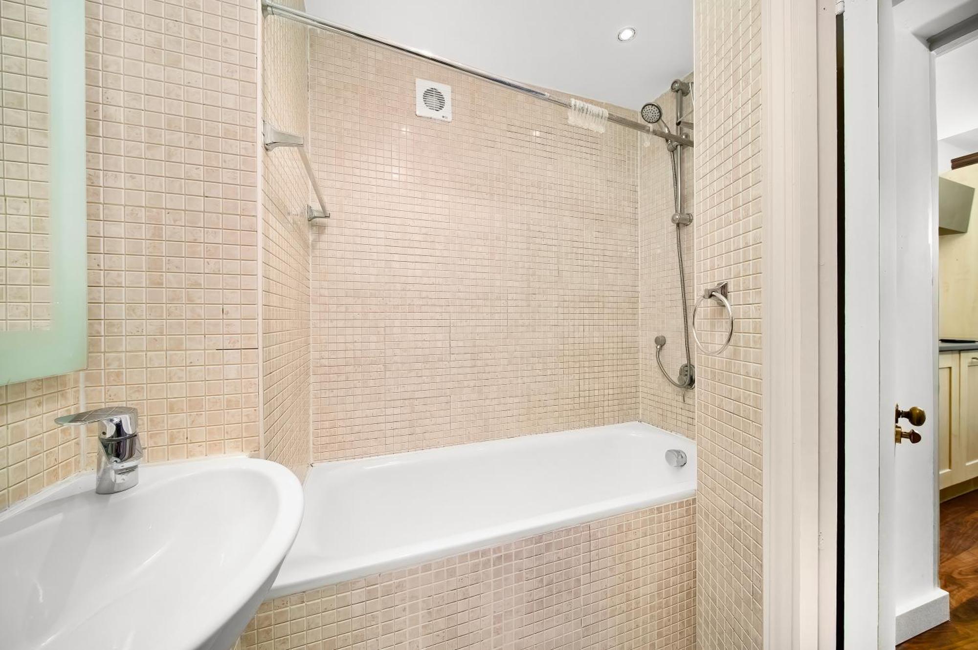 Hyde Park 2 Bedroom Apartment *