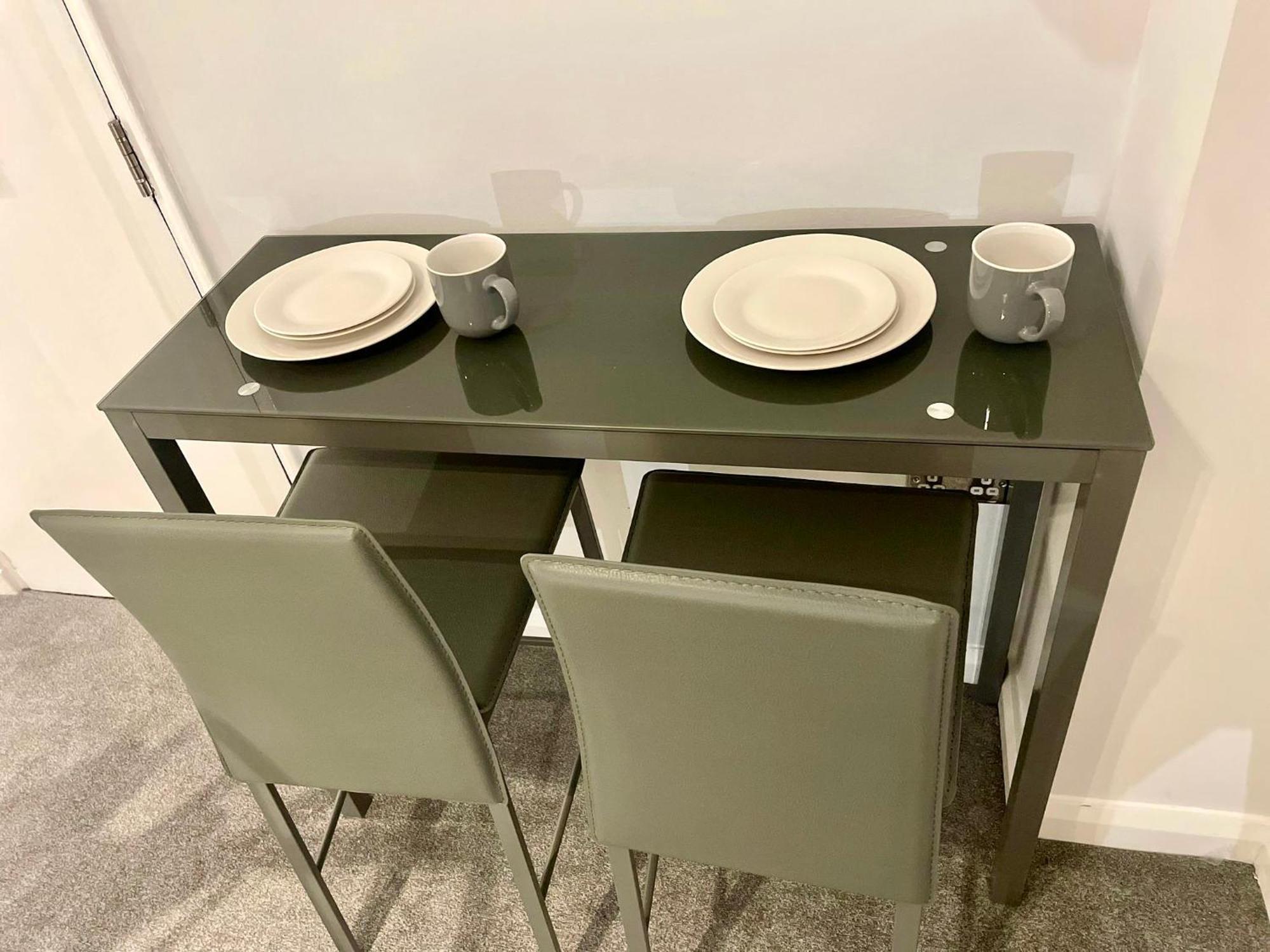 Modern Studio, Prime Location, Stunning View Apartment