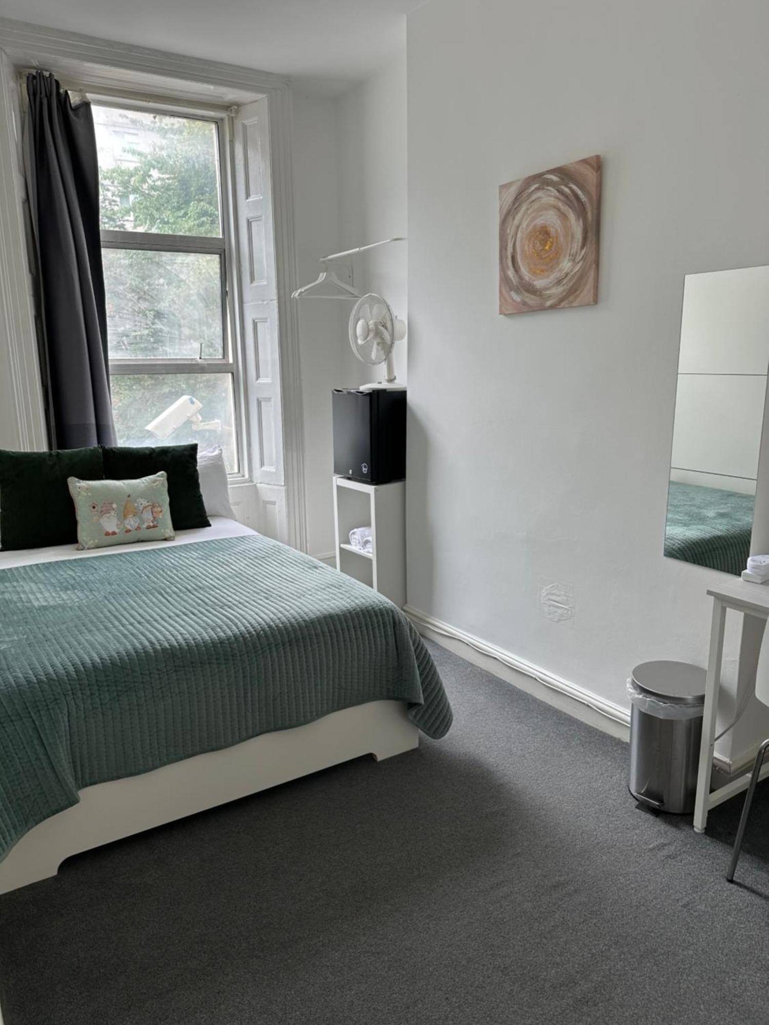 Lord Merit King's Cross Grays Road Guest house London