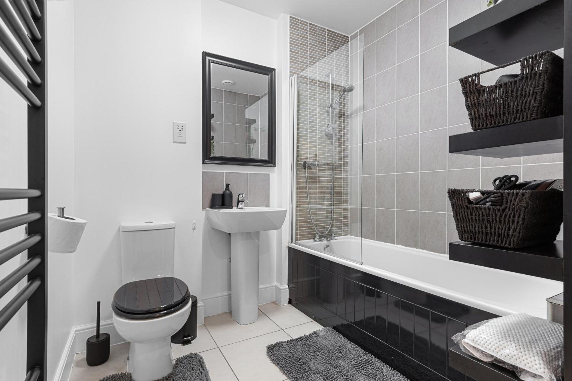 Apartment Modern 2 Bedroom In Uxbridge Free Parking