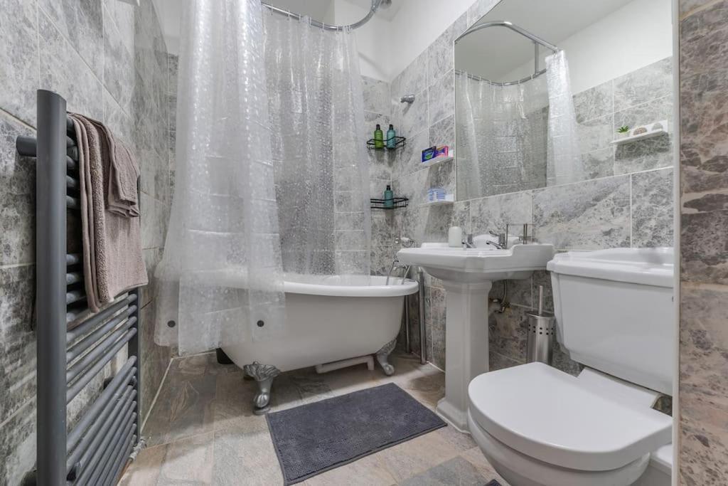 Spacious And Modern Duplex With Garden * London
