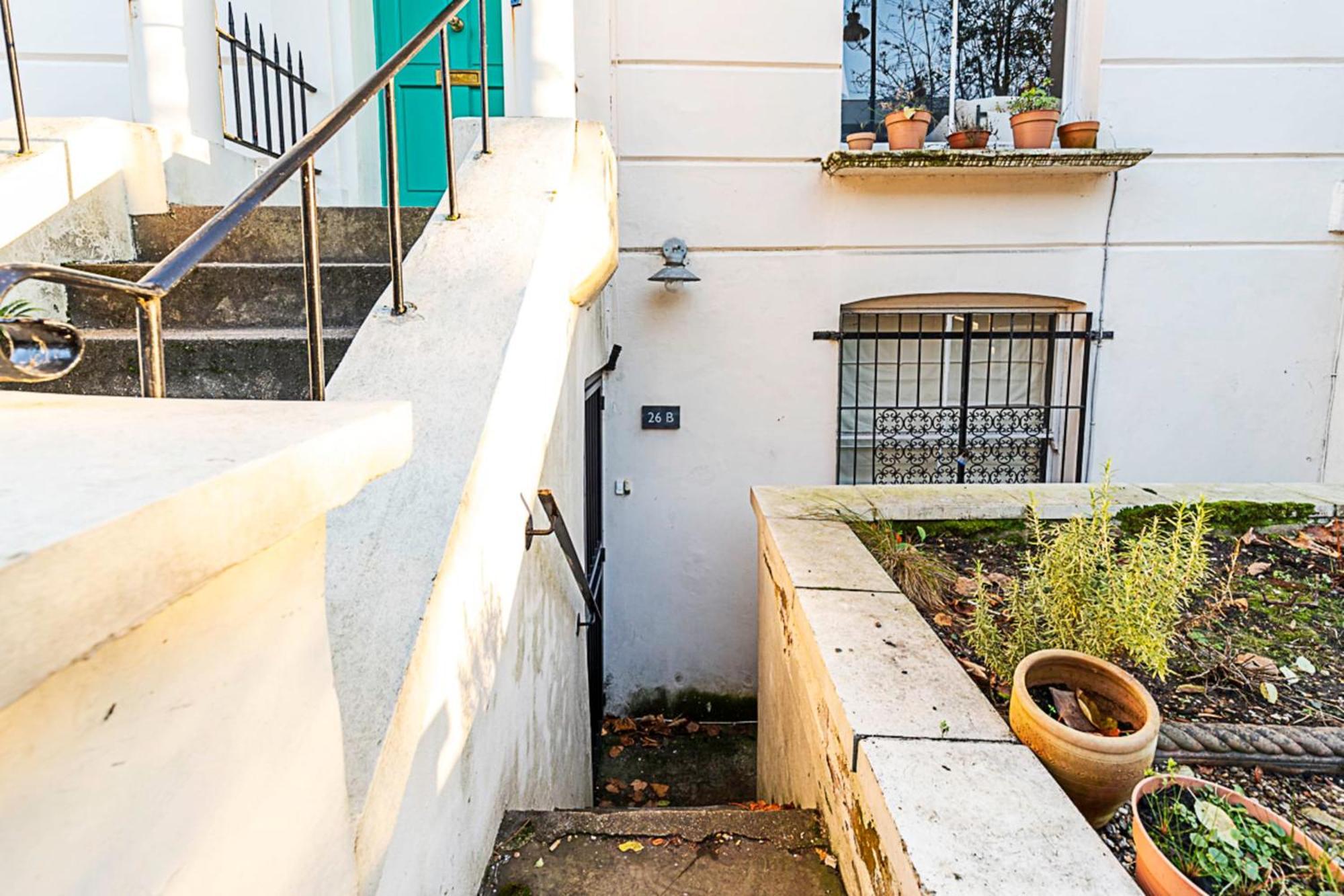Colourful And Cosy In De Beauvoir Town Apartment *