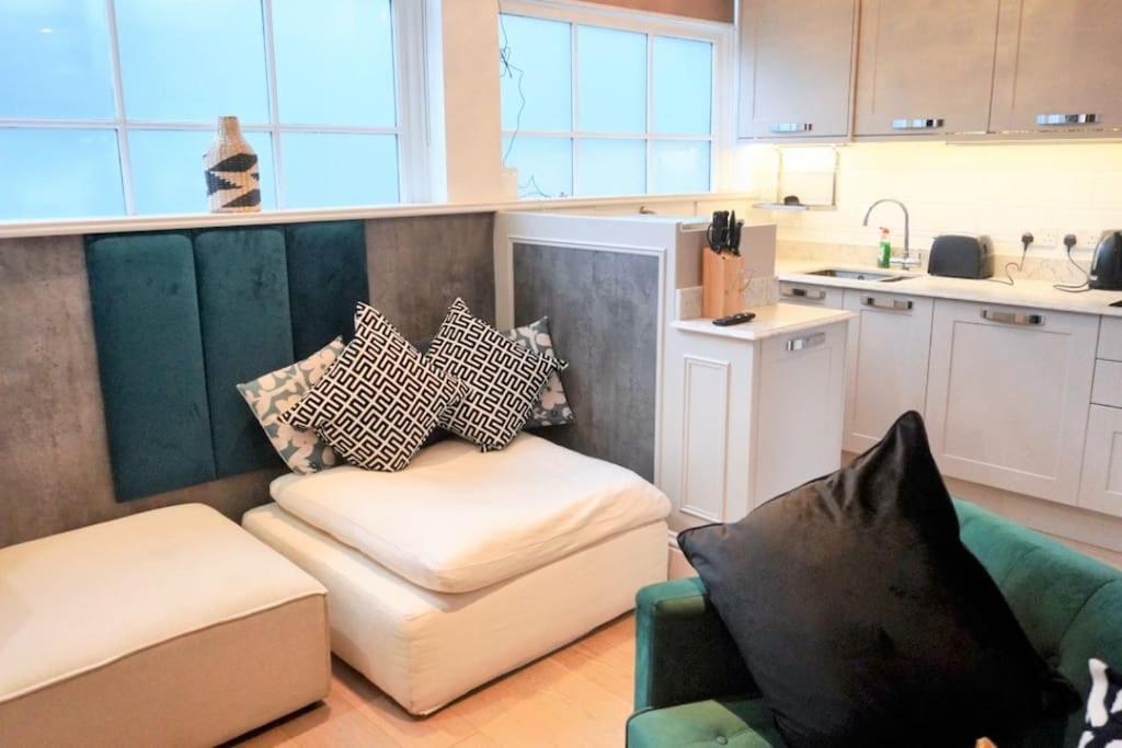 Cosy 2 Bed Modern Mews - Kings Cross * London