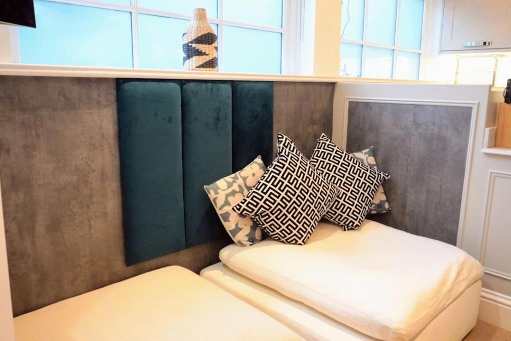 Cosy 2 Bed Modern Mews - Kings Cross Apartment *