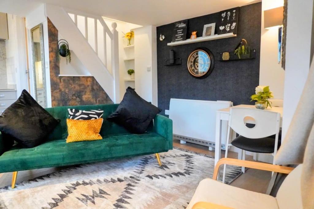Cosy 2 Bed Modern Mews - Kings Cross Apartment