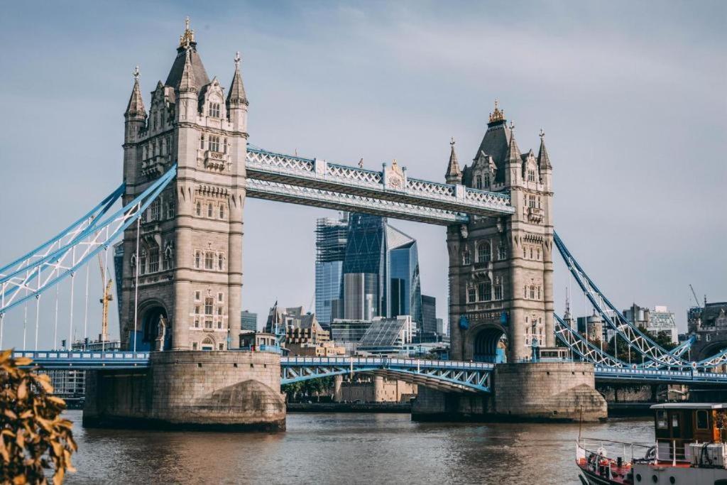 Cosy Two Bed Serviced In Tower Bridge Bridge - Perfect For Long Stay, Business, Leisure And Relocations Apartment *