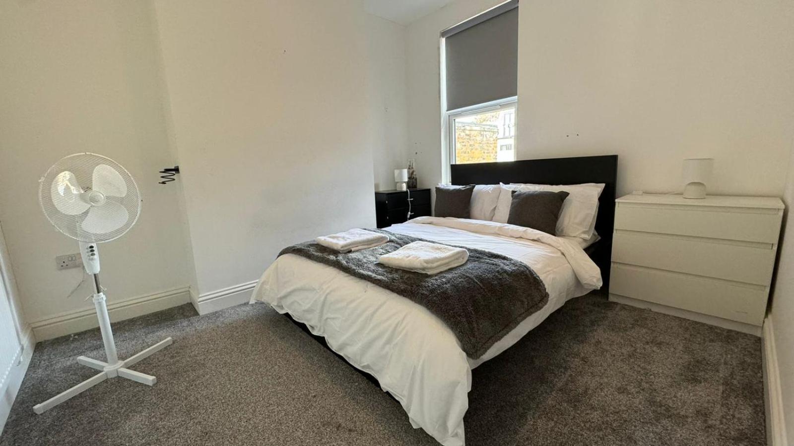 Comfortable - Only 6-mins Walk From Underground Station Privatunterkunft