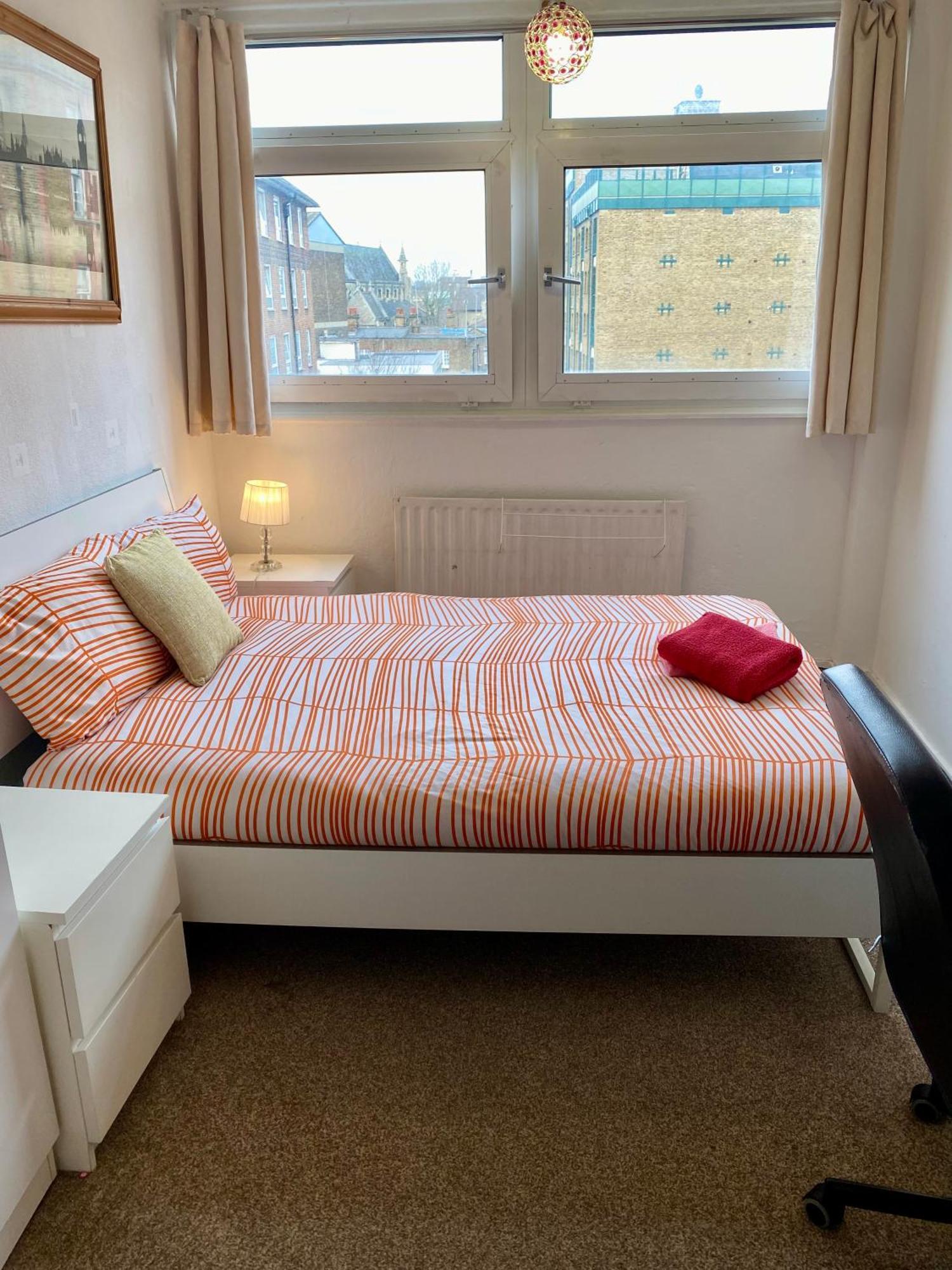 Cosy 3 Bed Apt, Old Truman Brewery! Brick Lane, London, E1 * Londres