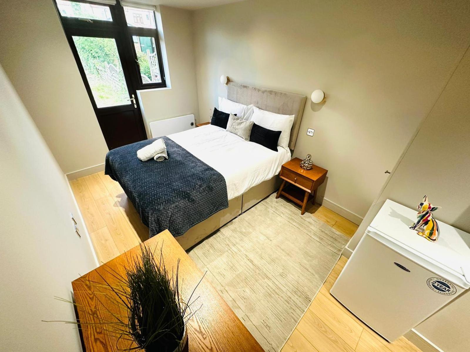 Ensuite Ii Great Location Close To Eye Guest house *