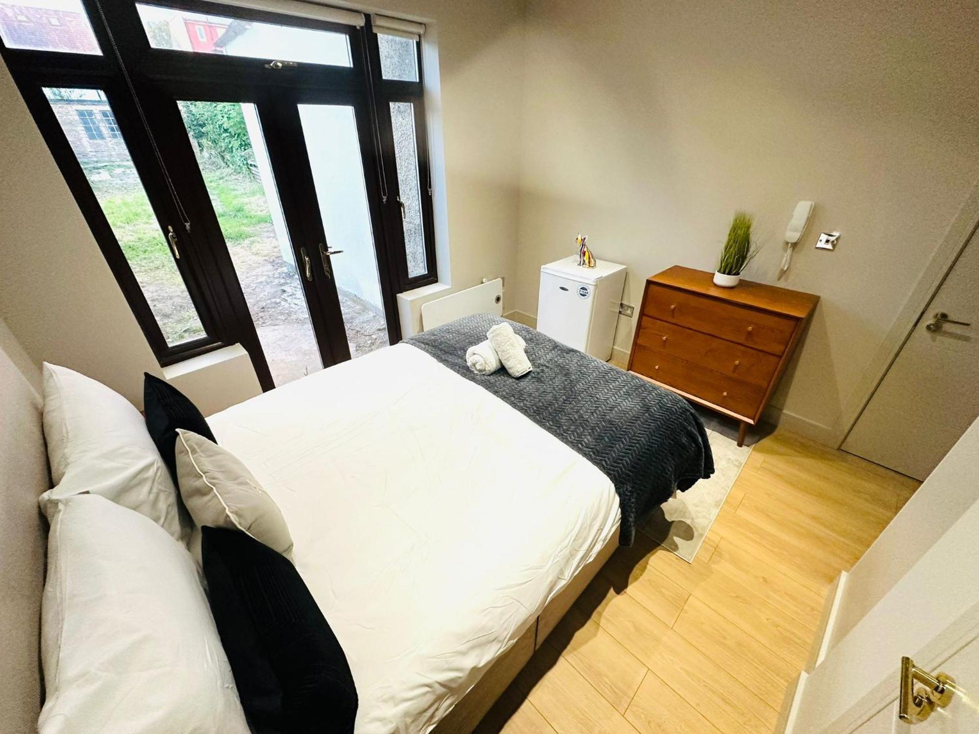 Ensuite Ii Great Location Close To Eye Guest house London