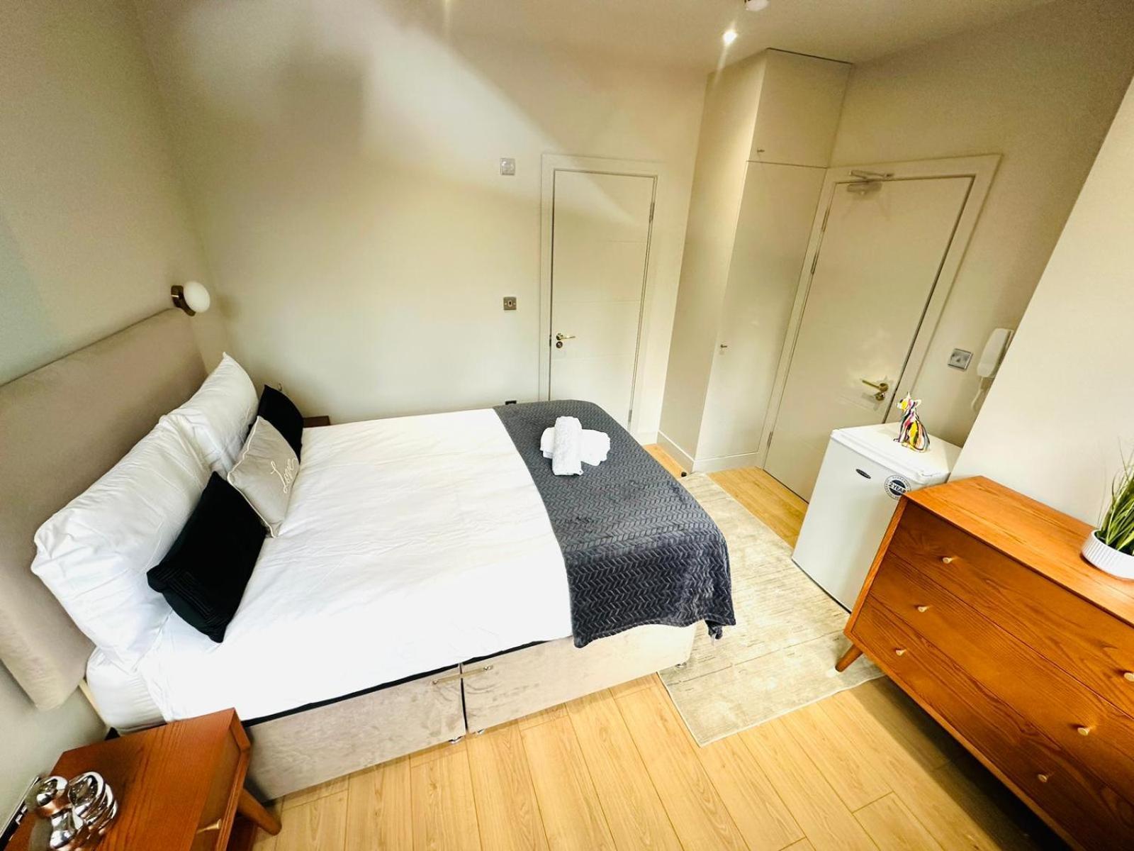 Ensuite Ii Great Location Close To Eye London