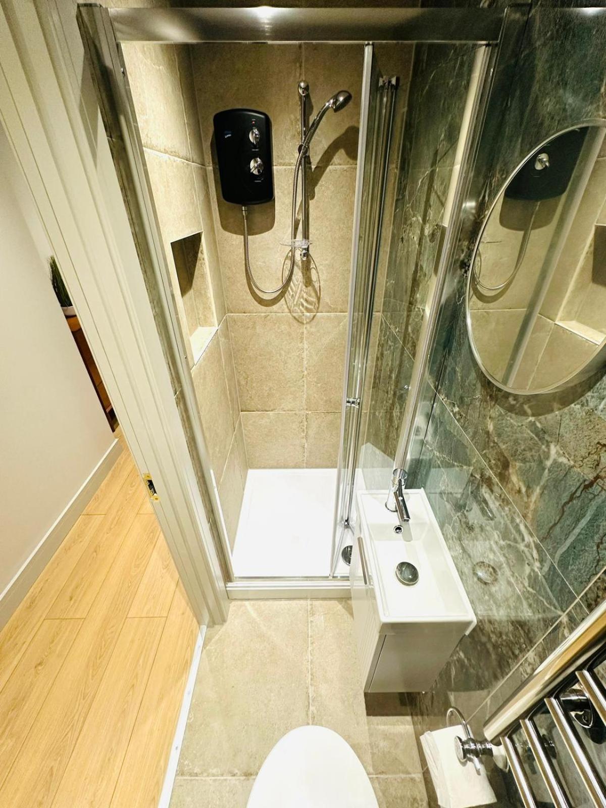 Ensuite Ii Great Location Close To Eye Guest house London