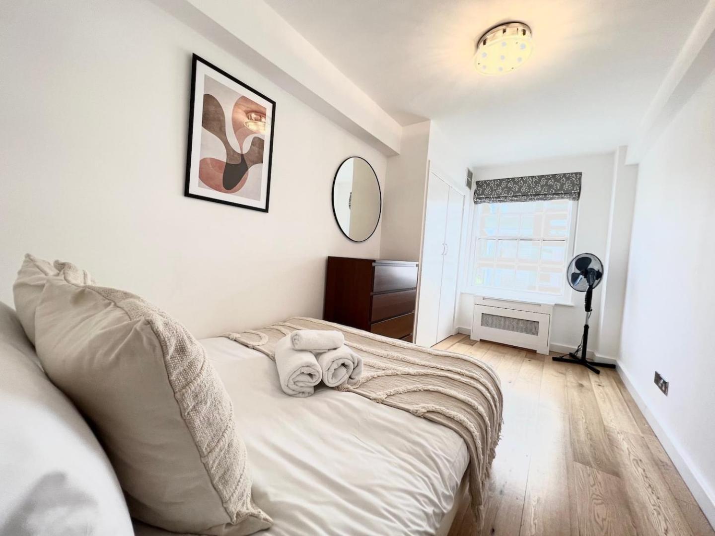 Apartment 3 Bed Apartment- *