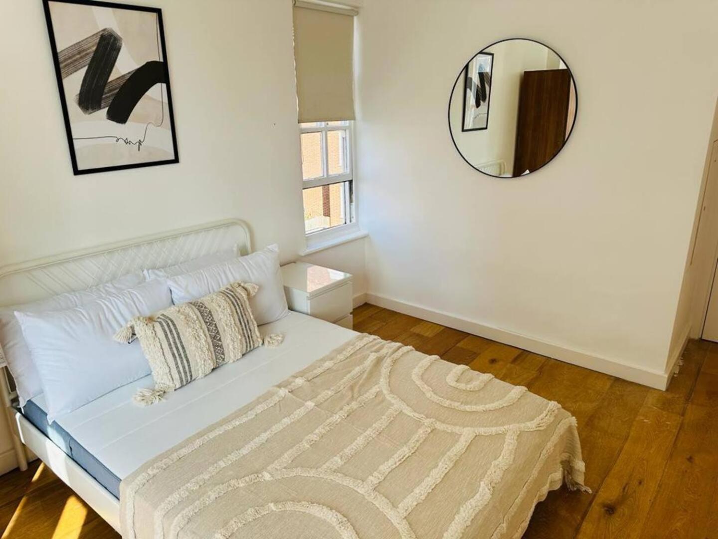 3 Bed Apartment- Apartment London