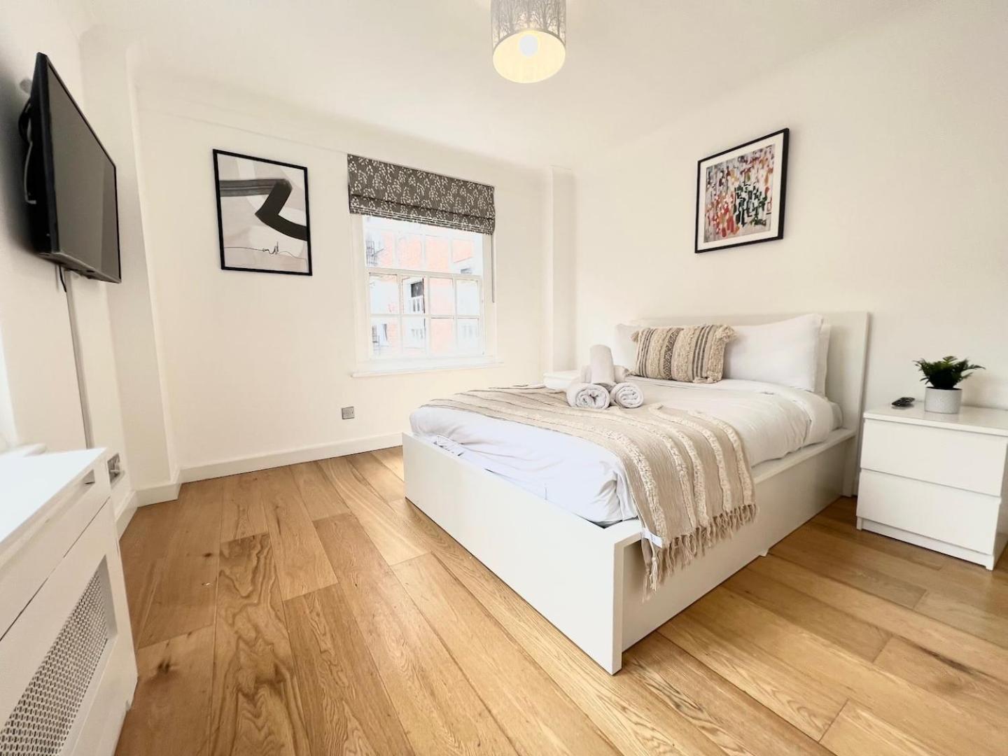 Apartment 3 Bed Apartment- London