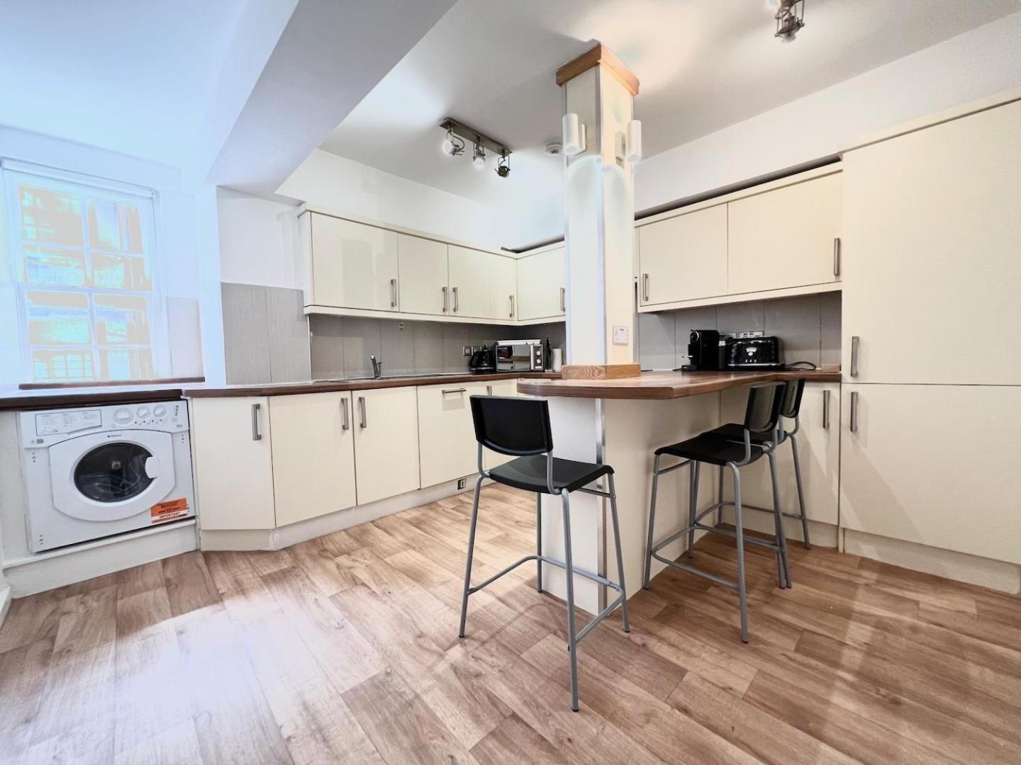 3 Bed Apartment- London
