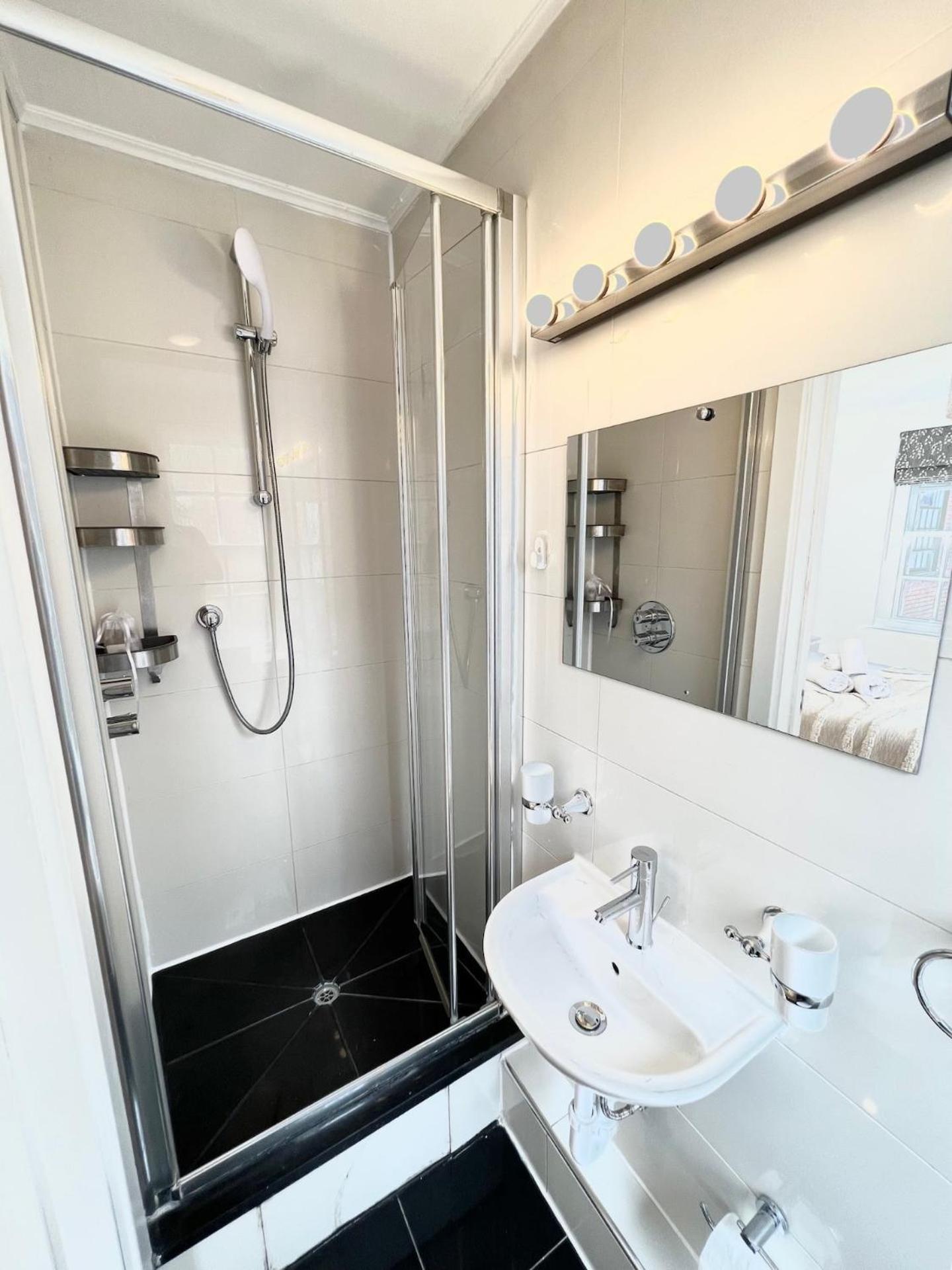 3 Bed Apartment- Apartment