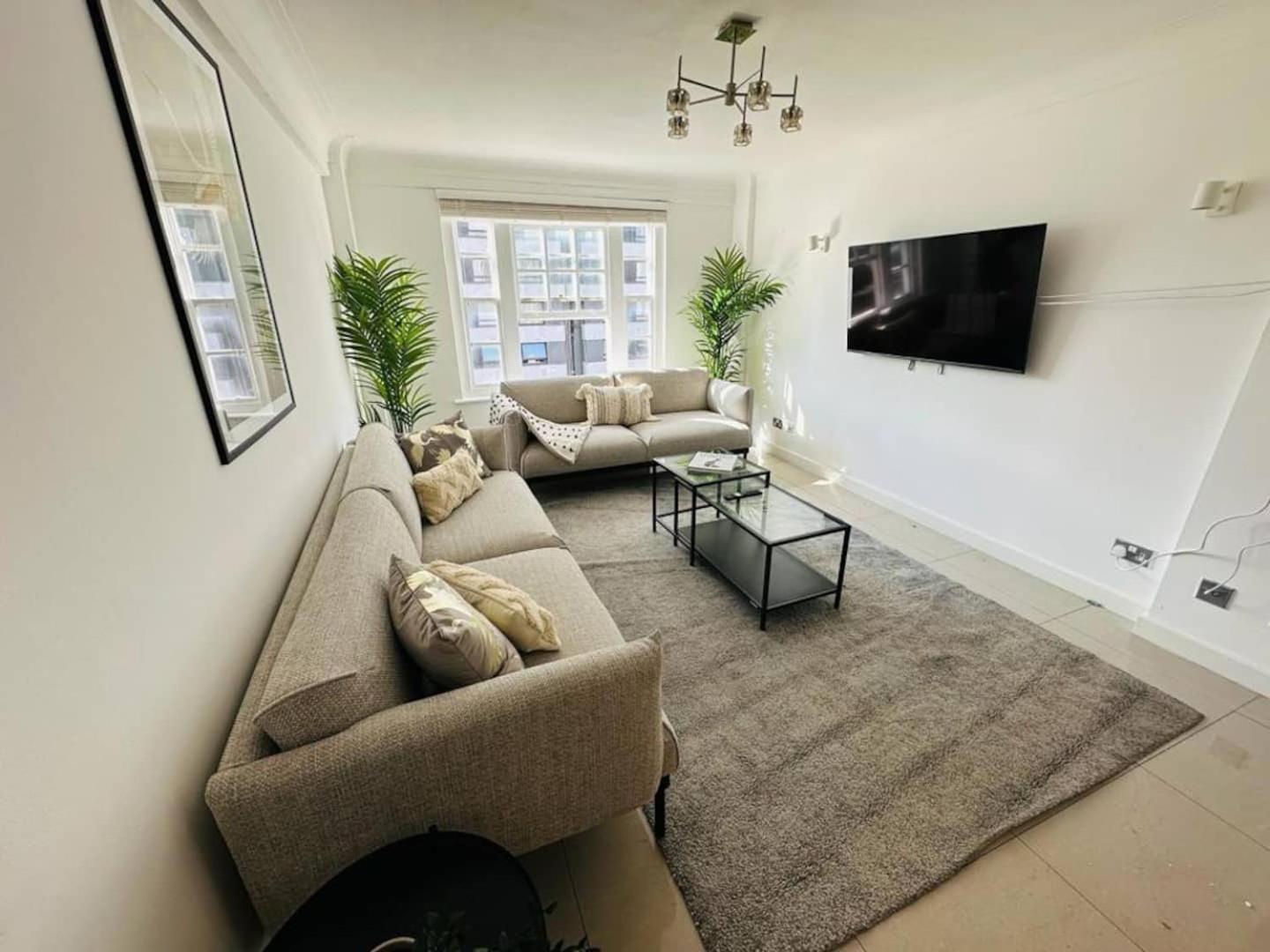 Apartment 3 Bed Apartment-