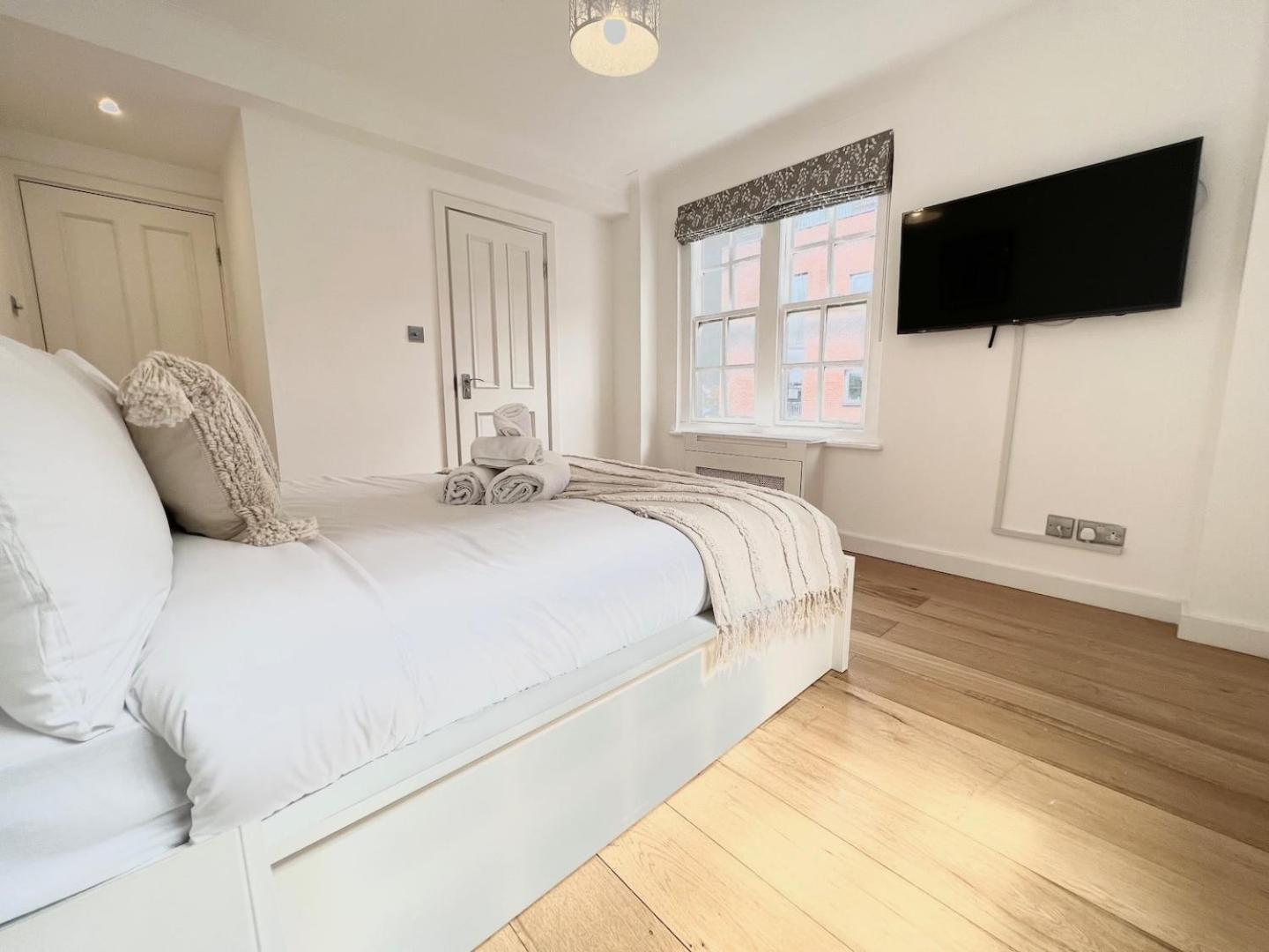 3 Bed Apartment- London