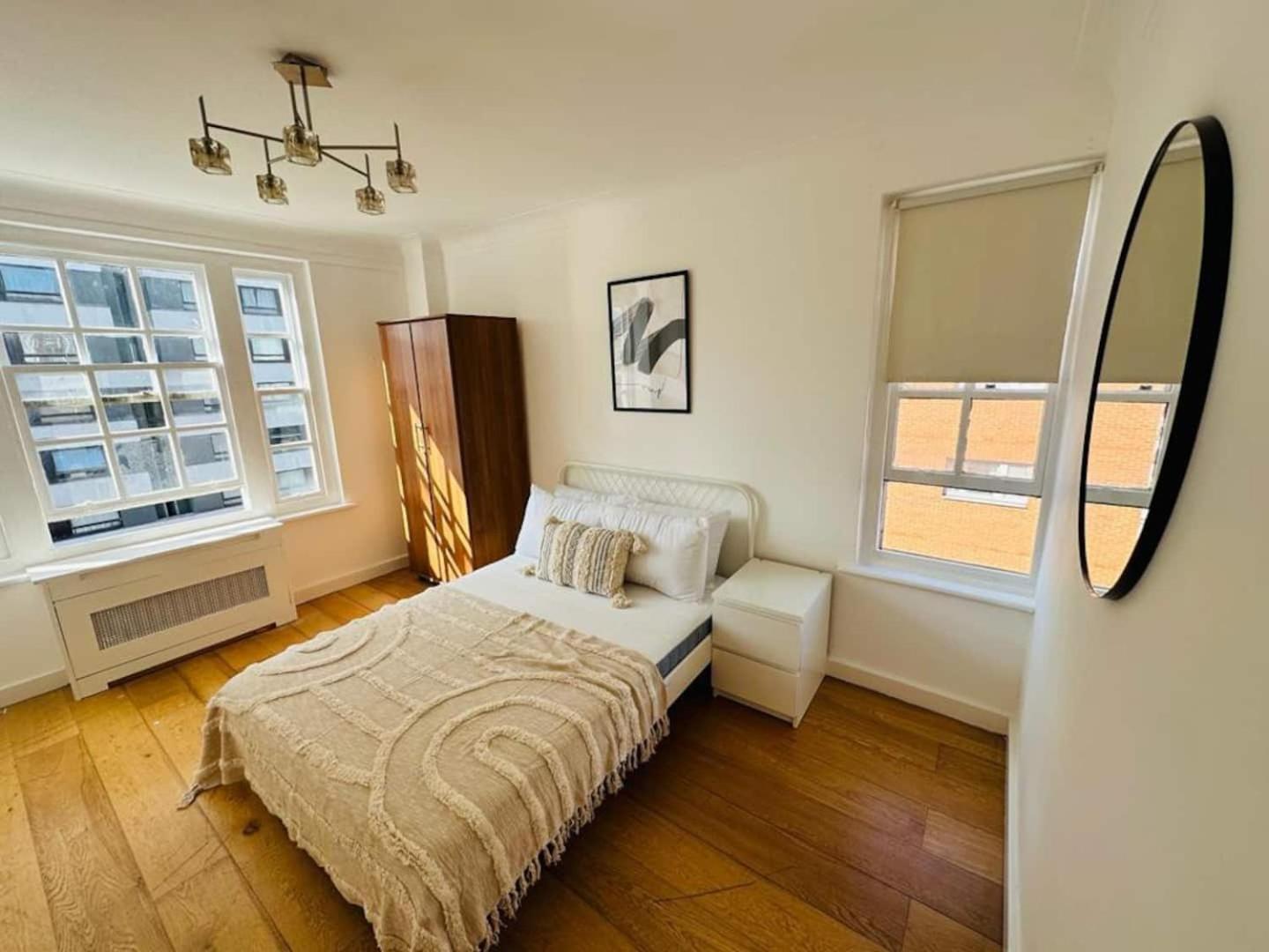 3 Bed Apartment- Apartment London