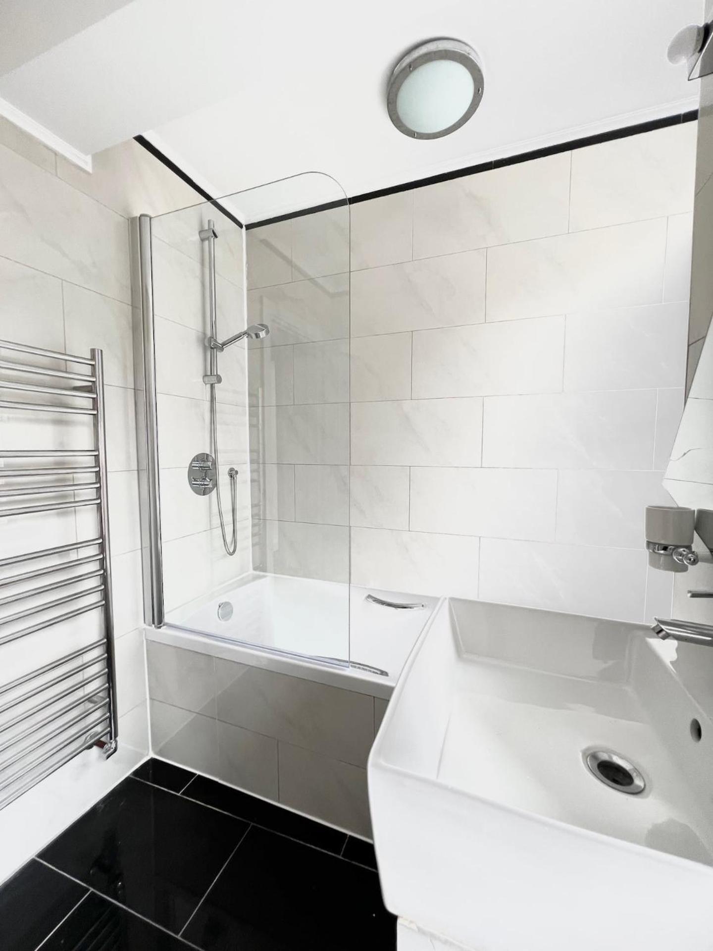 3 Bed Apartment- * London
