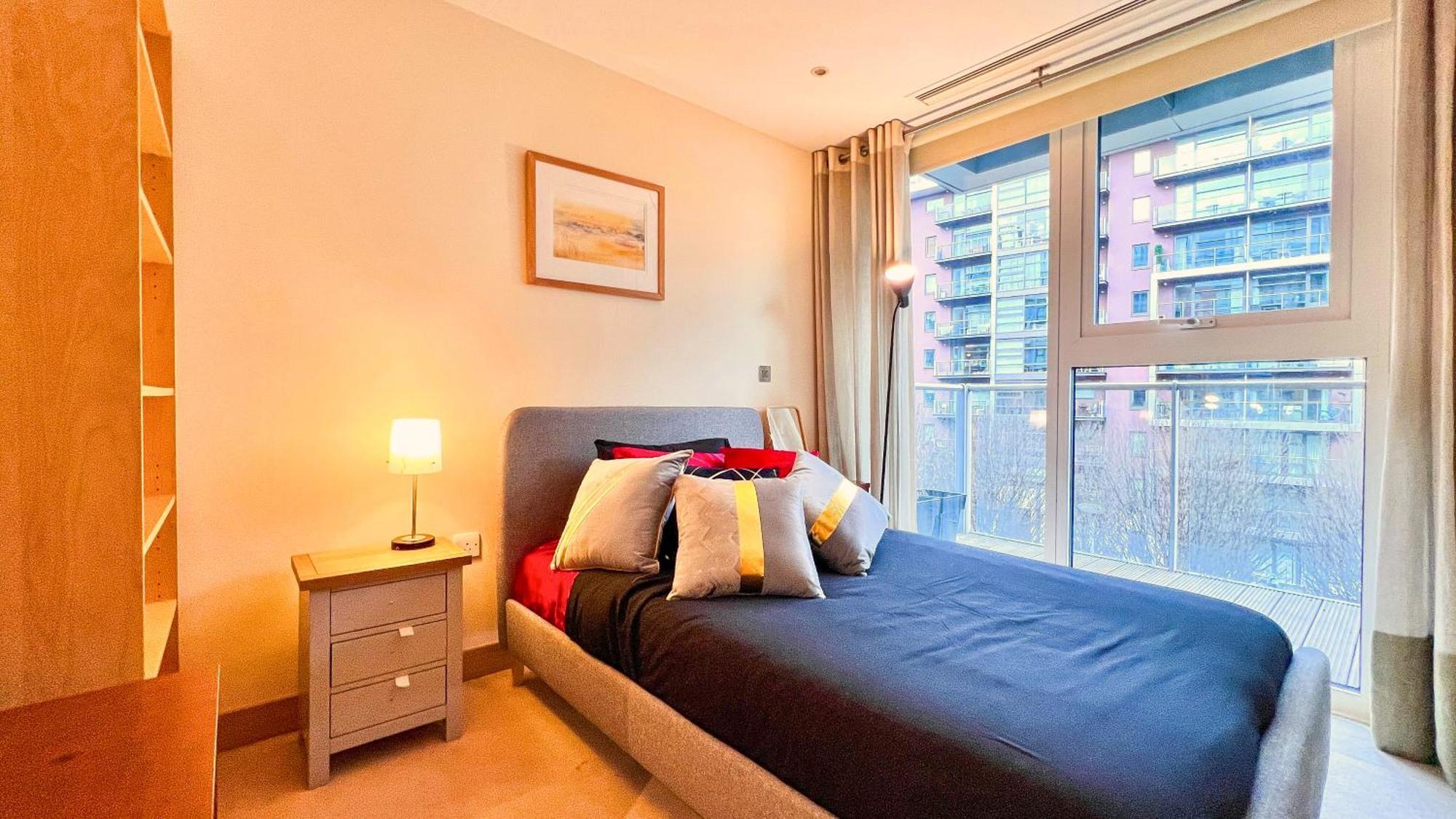 Chelsea Bridge 2bed 2bath Balcony Fast Wifi - Luxurylondonstays Apartment