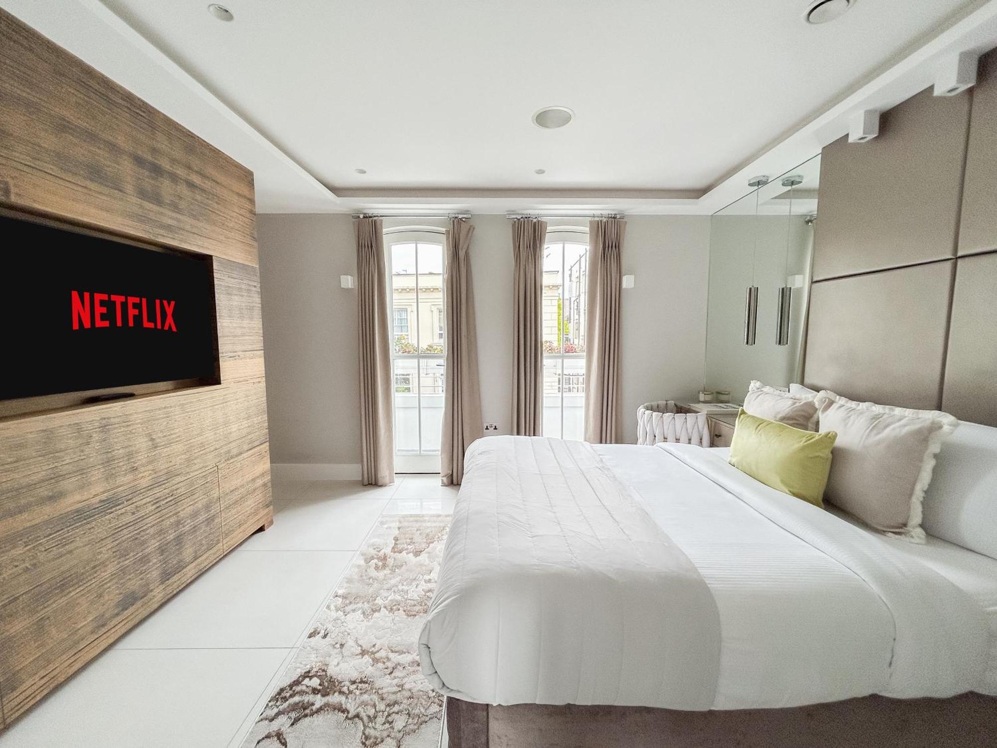 Elegant Penthouse In Prime Location Apartment