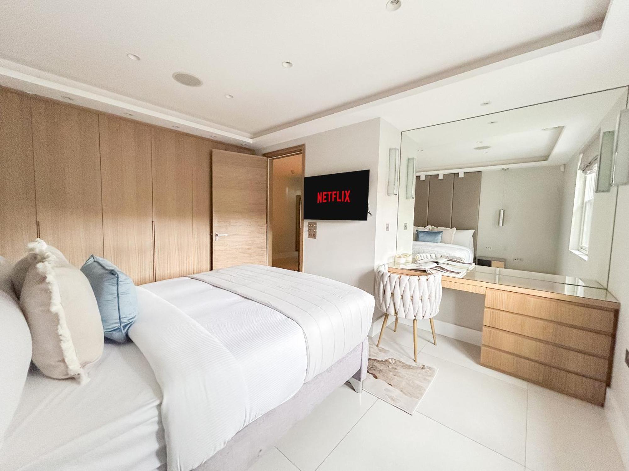 Elegant Penthouse In Prime Location