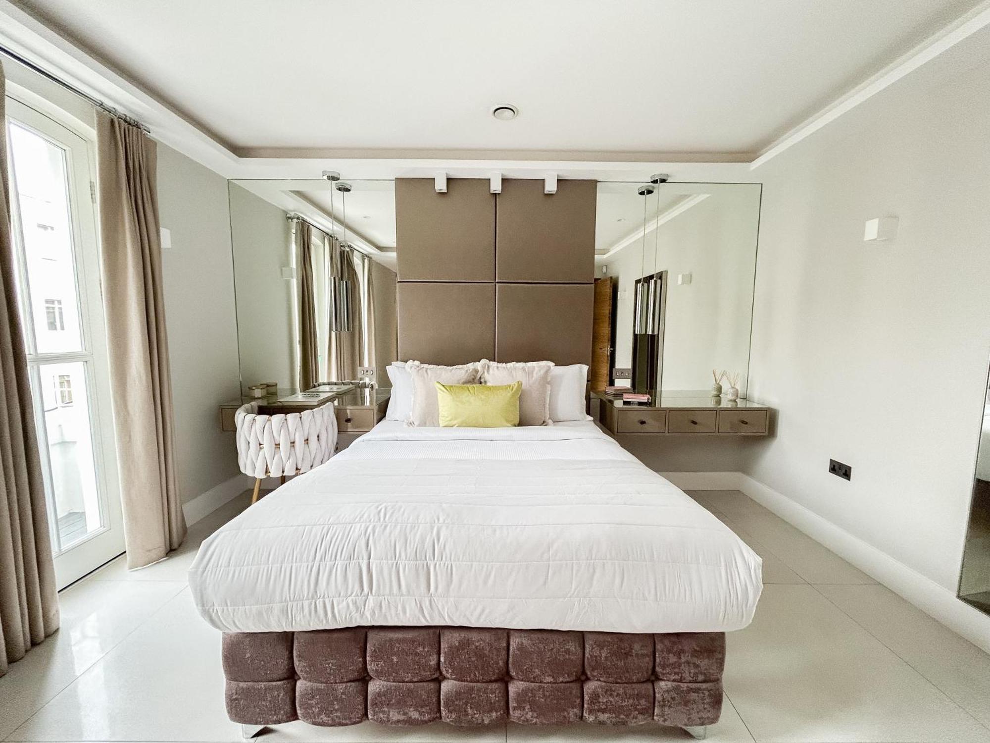 Elegant Penthouse In Prime Location